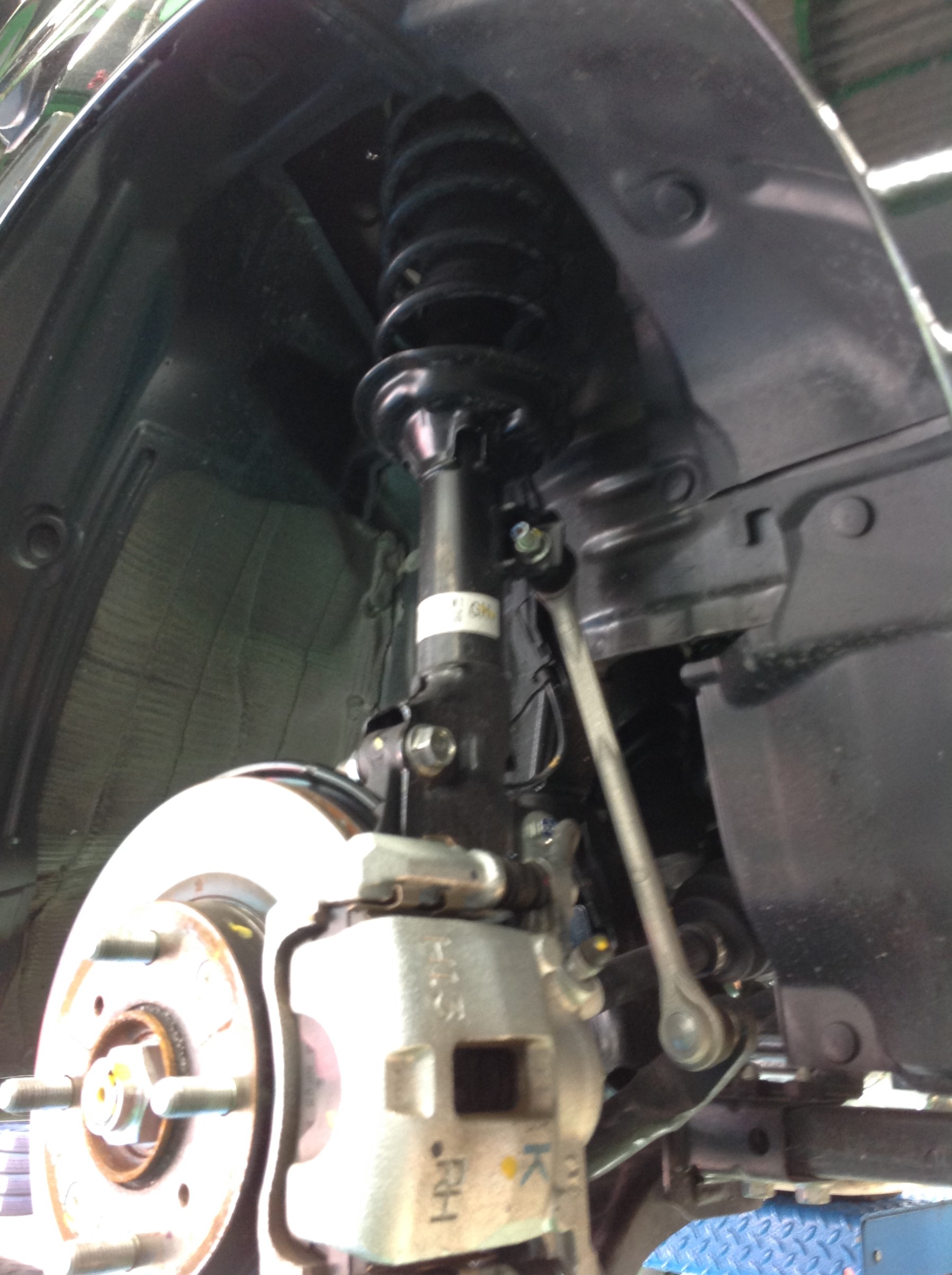 N Boxカスタム 4wd にblitz Damper Zz R車高調のお取付け ホンダ N Boxカスタム サービス事例 タイヤ館 成瀬 タイヤからはじまる トータルカーメンテナンス タイヤ館グループ