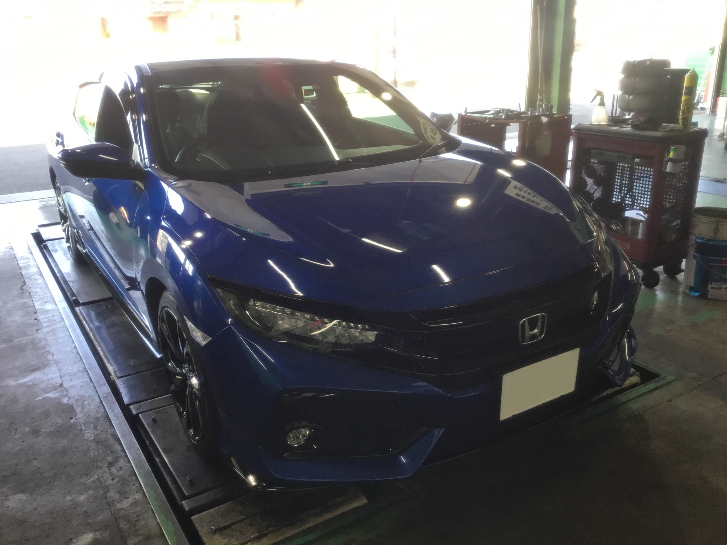 Fk型シビック エンジンオイル交換 ホンダ シビック メンテナンス商品 オイル関連 エンジンオイル交換 技術サービスブログ タイヤ館 鎌ヶ谷 千葉県のタイヤ カー用品ショップ タイヤからはじまる トータルカーメンテナンス タイヤ館グループ