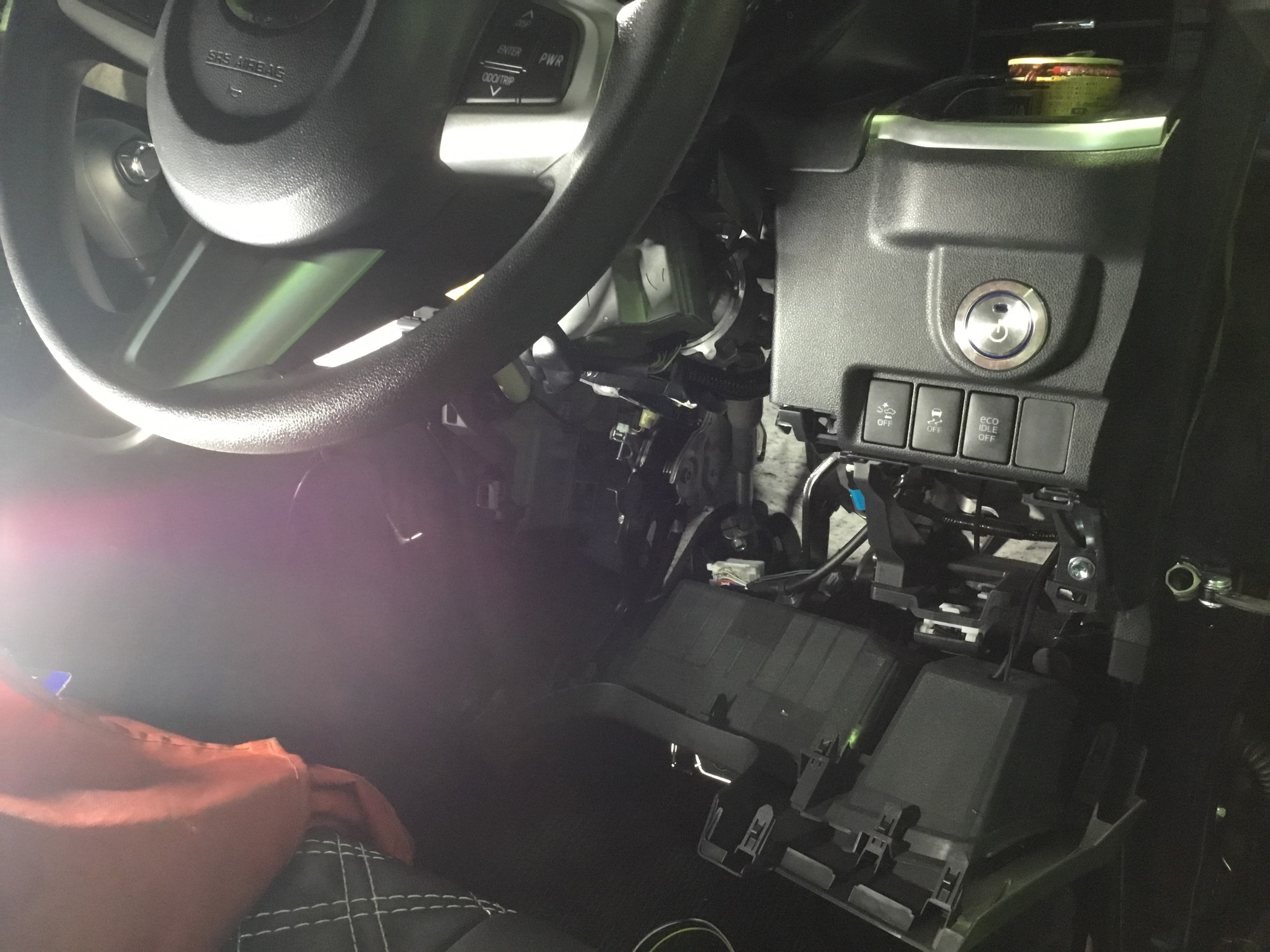 ダイハツ ムーヴカスタム スロットルコントローラー取付 ダイハツ ムーヴ Av ナビ機器 パーツ取付 各種用品取付 サービス事例 タイヤ館 太宰府 タイヤからはじまる トータルカーメンテナンス タイヤ館グループ