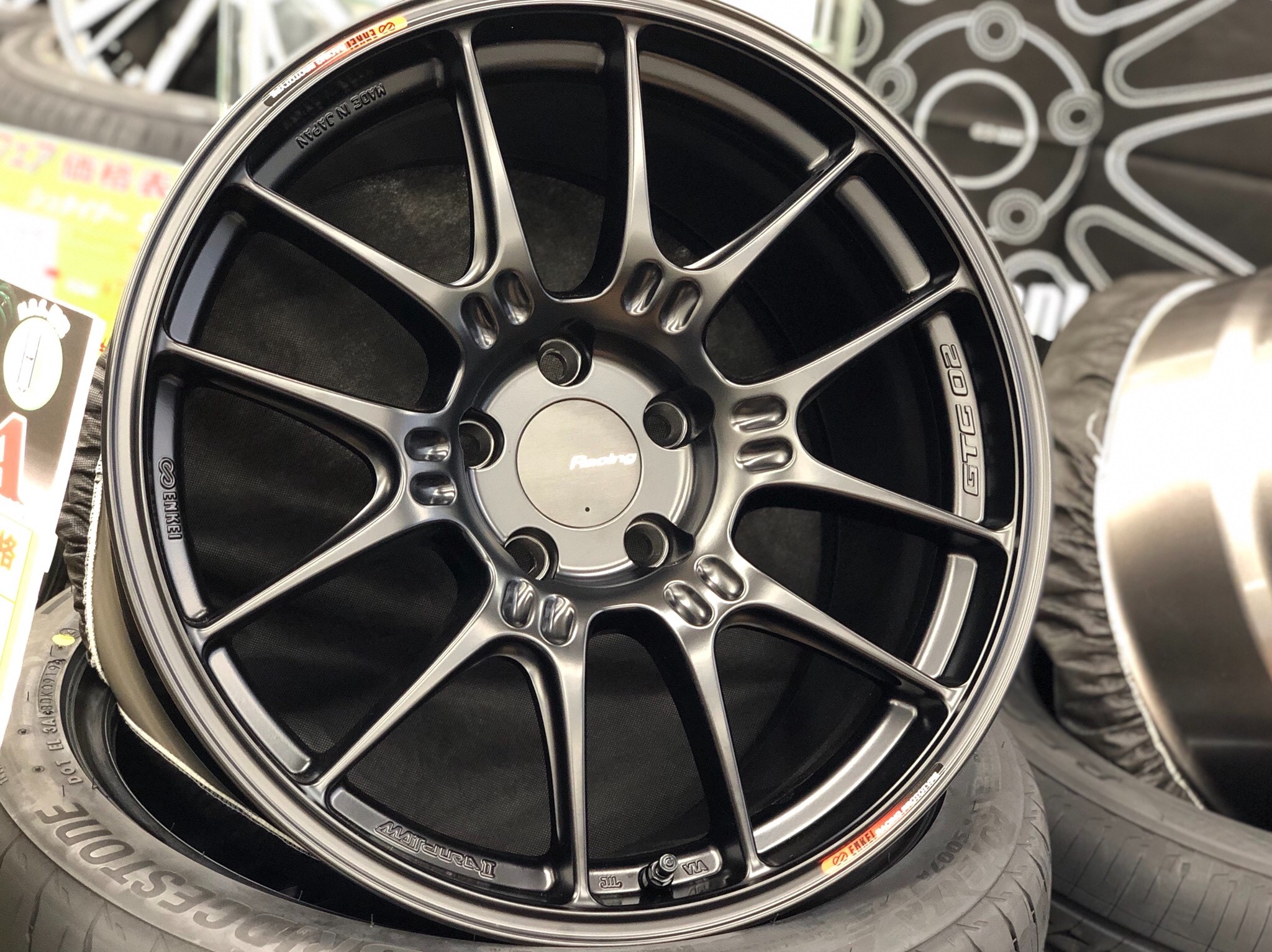 送料無料 4本 ENKEI エンケイレーシング GTC02 マットブラック
