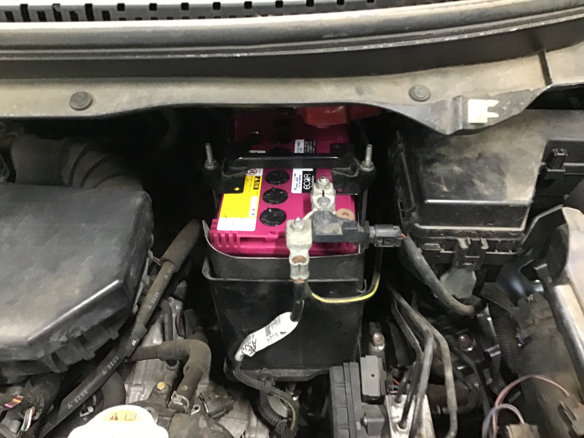 日産 デイズ バッテリー交換 日産 デイズ サービス事例 タイヤ館 勝田台 千葉県のタイヤ カー用品ショップ タイヤからはじまる トータルカーメンテナンス タイヤ館グループ