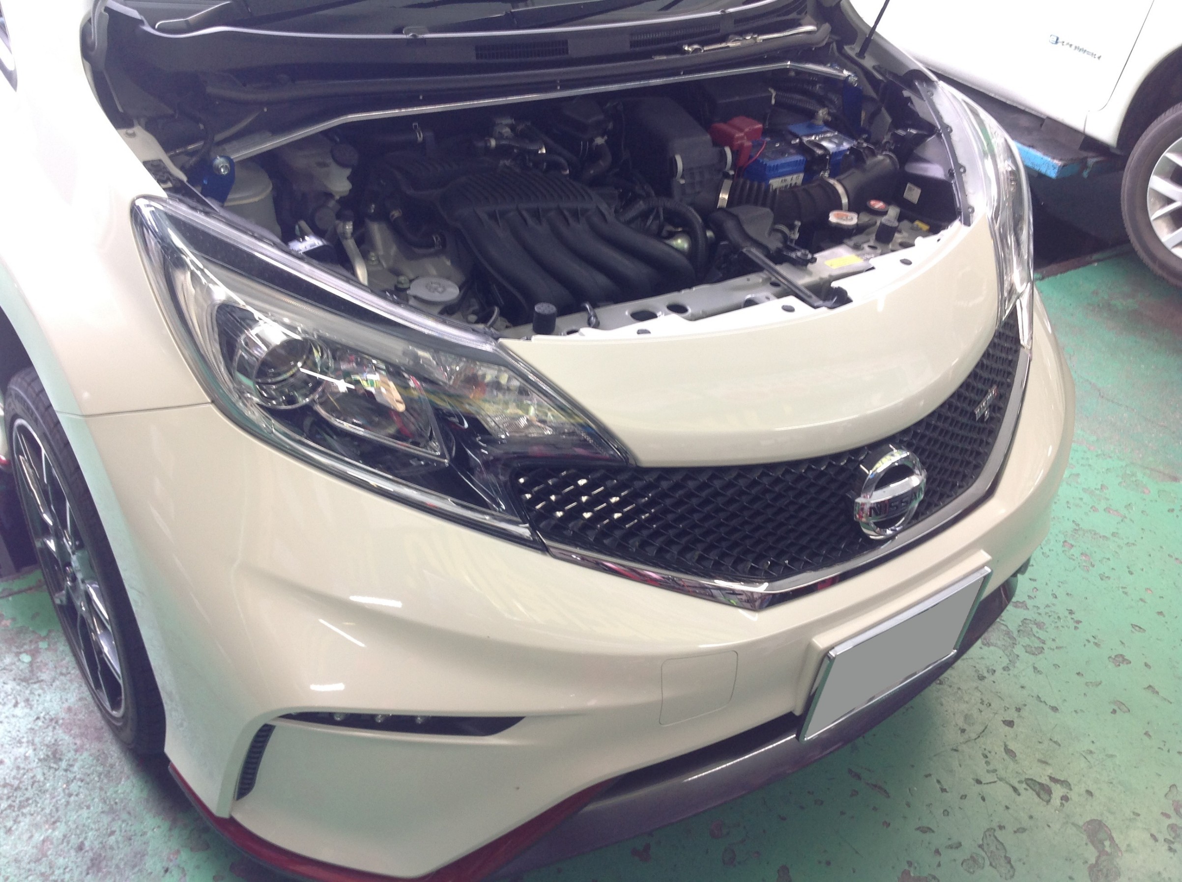走りが変わる ストラットバー のススメ ノートニスモs 日産 ノートnismo その他 パーツ取付 足回り関係取付 スタッフ日記 タイヤ館 草津 タイヤからはじまる トータルカーメンテナンス タイヤ館グループ