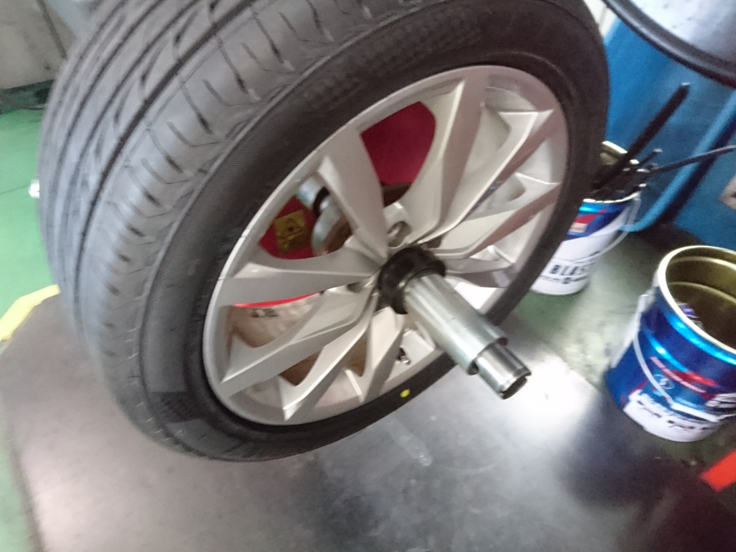 ホイールバランス タイヤ タイヤ ホイール関連 バランサーシステム 作業日記 タイヤ館 春日 タイヤからはじまる トータルカーメンテナンス タイヤ館グループ