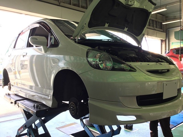 フィット ハブ防錆コーティング ホンダ フィット その他 タイヤ ホイール関連 タイヤ ホイール交換 作業紹介 タイヤ館 森町通り タイヤからはじまる トータルカーメンテナンス タイヤ館グループ