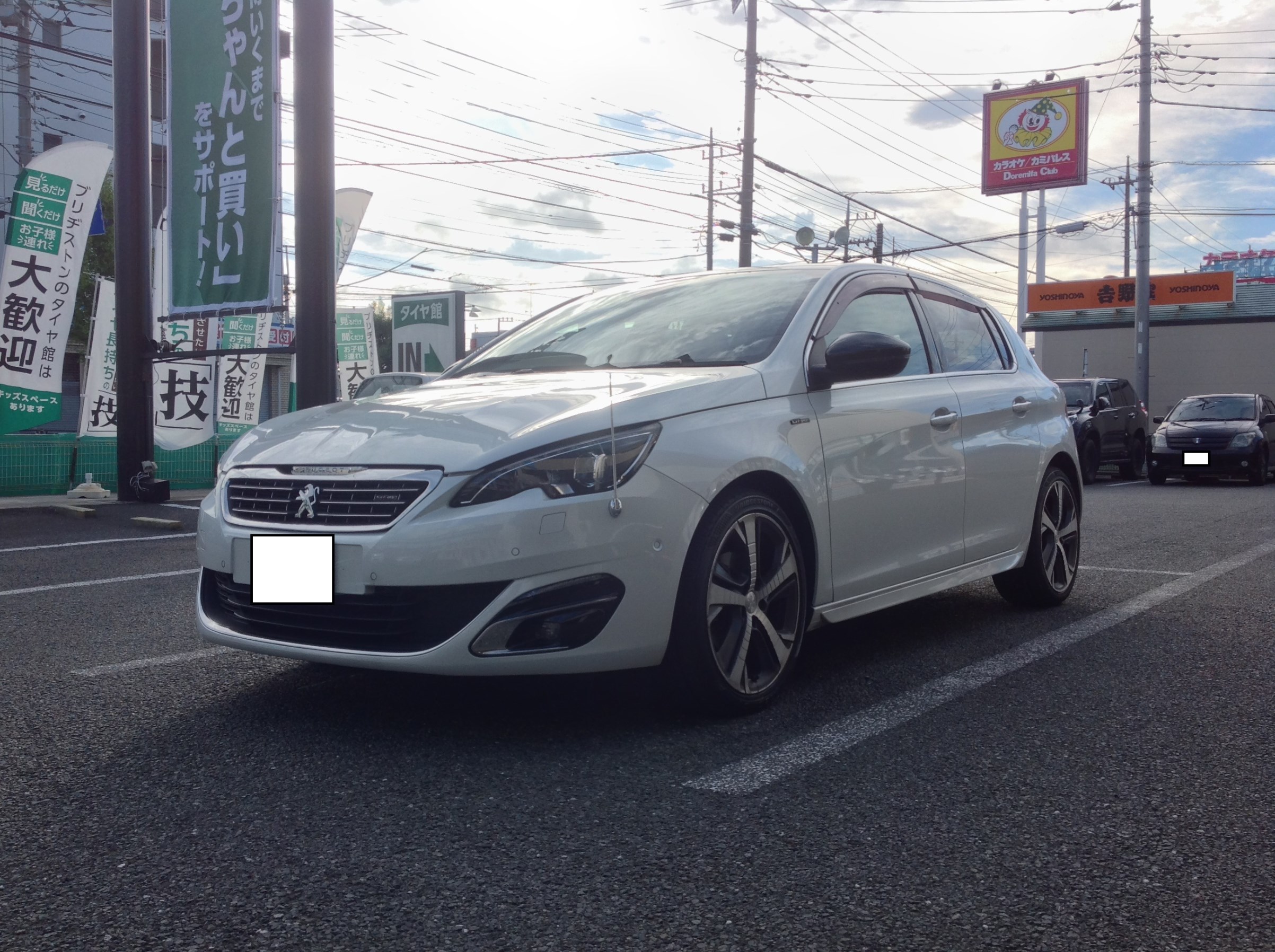 プジョー308 ローダウンサスペンション交換作業 | 店舗おススメ