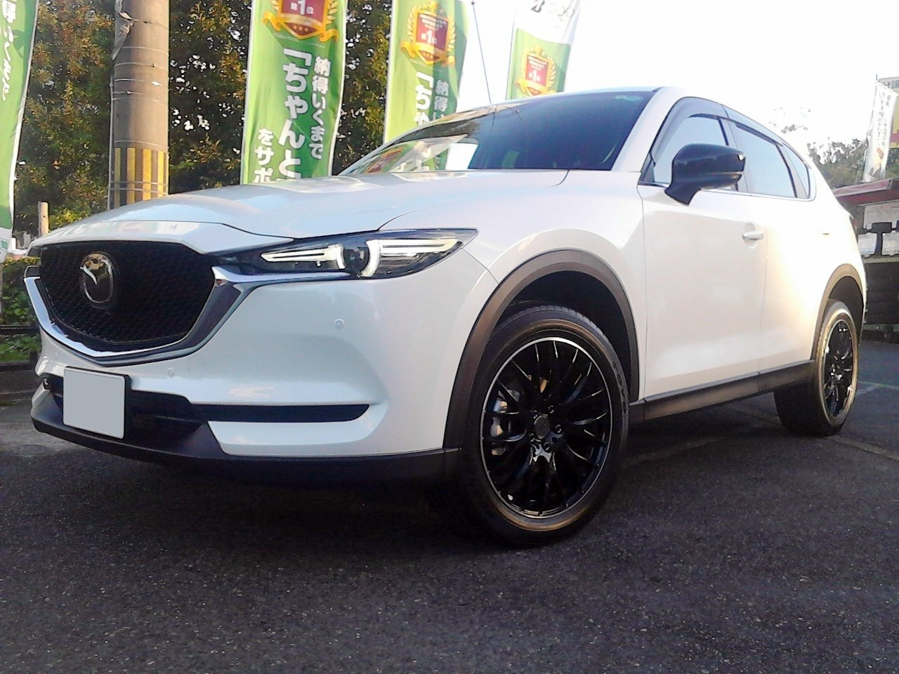 大人気「ＣＸ-５」に自分だけの個性を！ホイール交換 | マツダ CX-5
