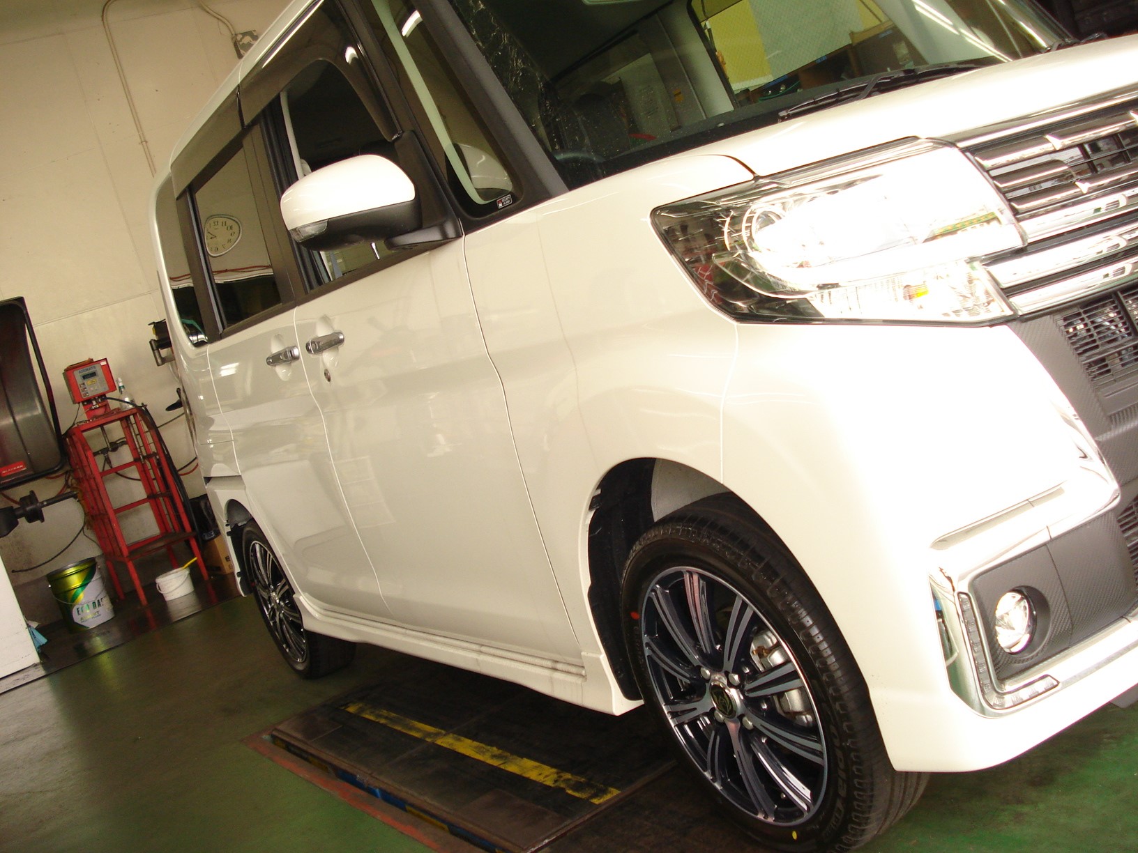 ☆DAIHATSU タントカスタム アルミホイール交換 | ダイハツ タント