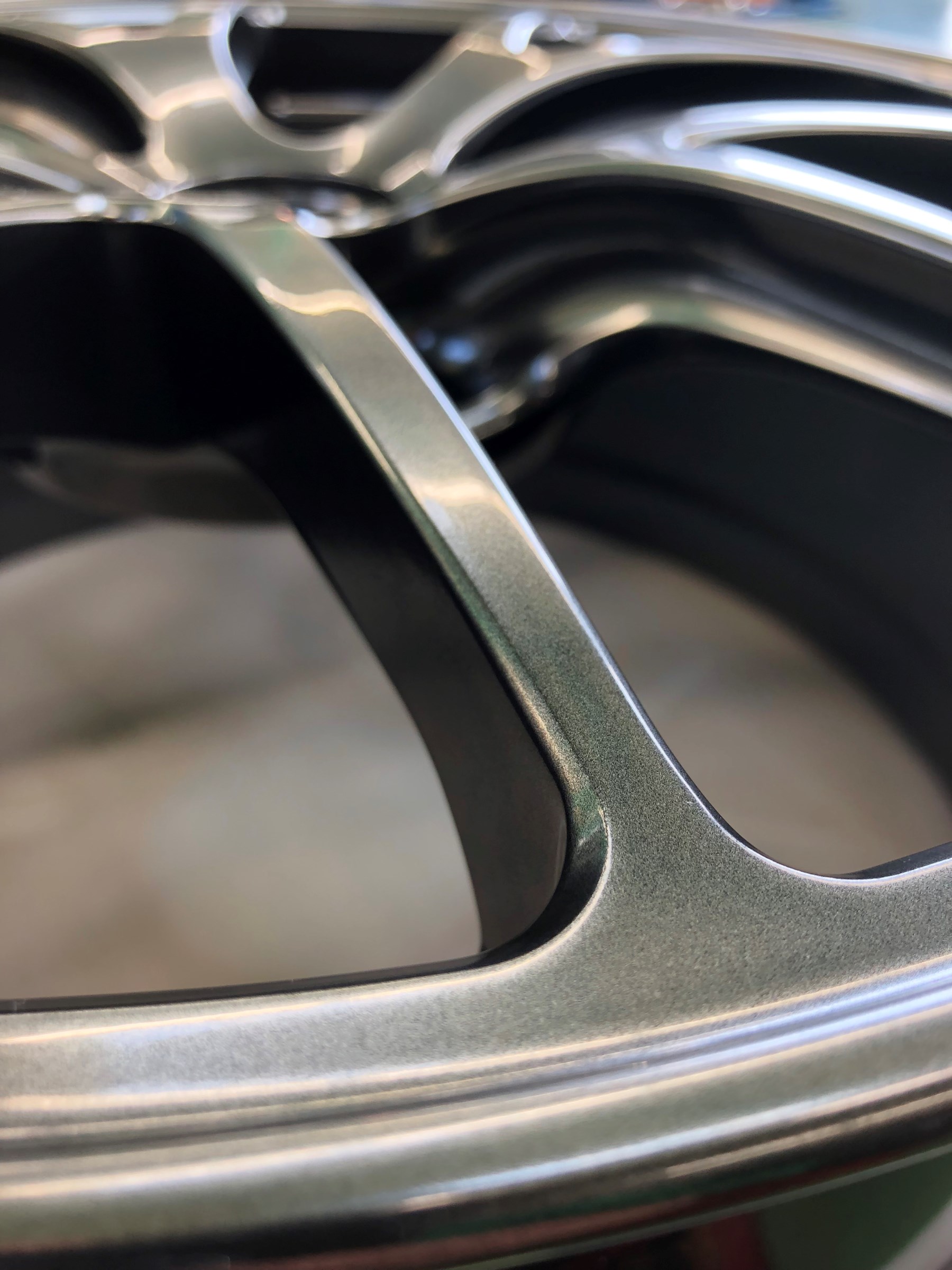 メルセデス・ベンツCクラス（W205）BBS RI-A 18インチとREGNO GR-XI