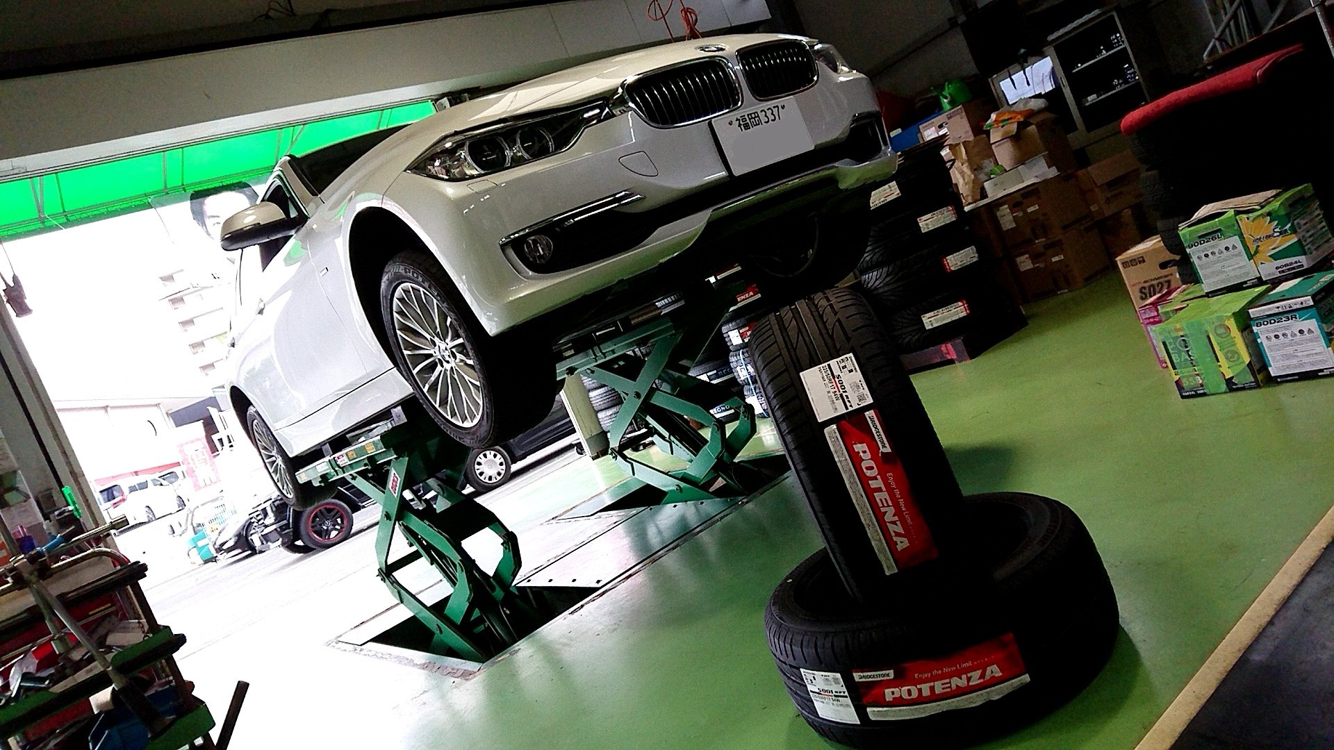 Bmw F31 3d タイヤ交換しました Bmw 3シリーズ タイヤ ランフラットタイヤ取扱 技術サービス施工事例 タイヤ館 福岡東 タイヤからはじまる トータルカーメンテナンス タイヤ館グループ