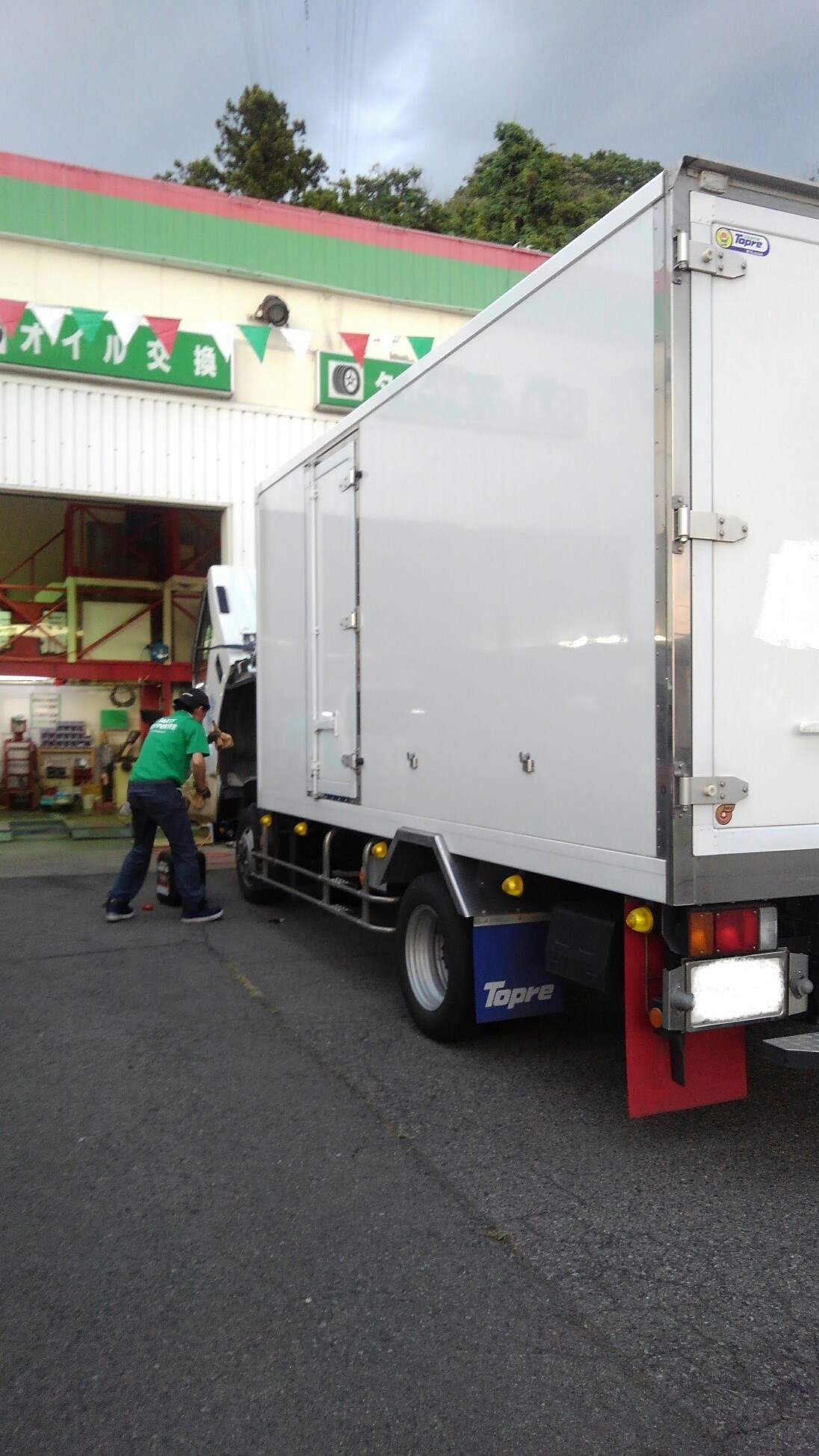 スタッフ撮影　ナンバーはペイントで加工しています。