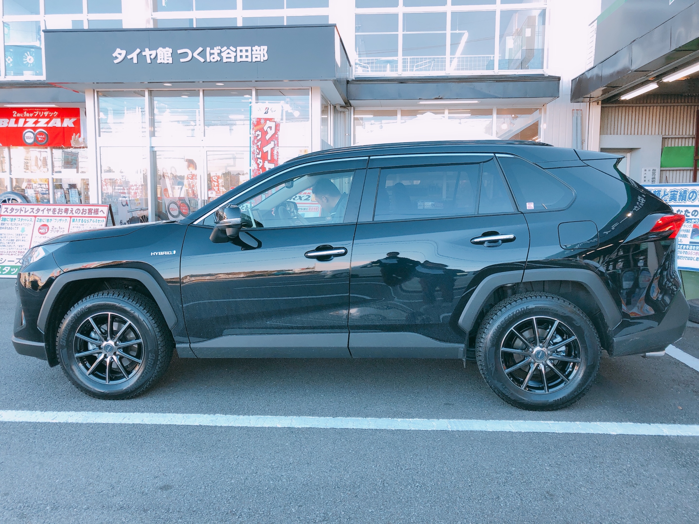 新型ＲＡＶ４ スタッドレス・ホイールセット取付 | トヨタ RAV4 タイヤ ...