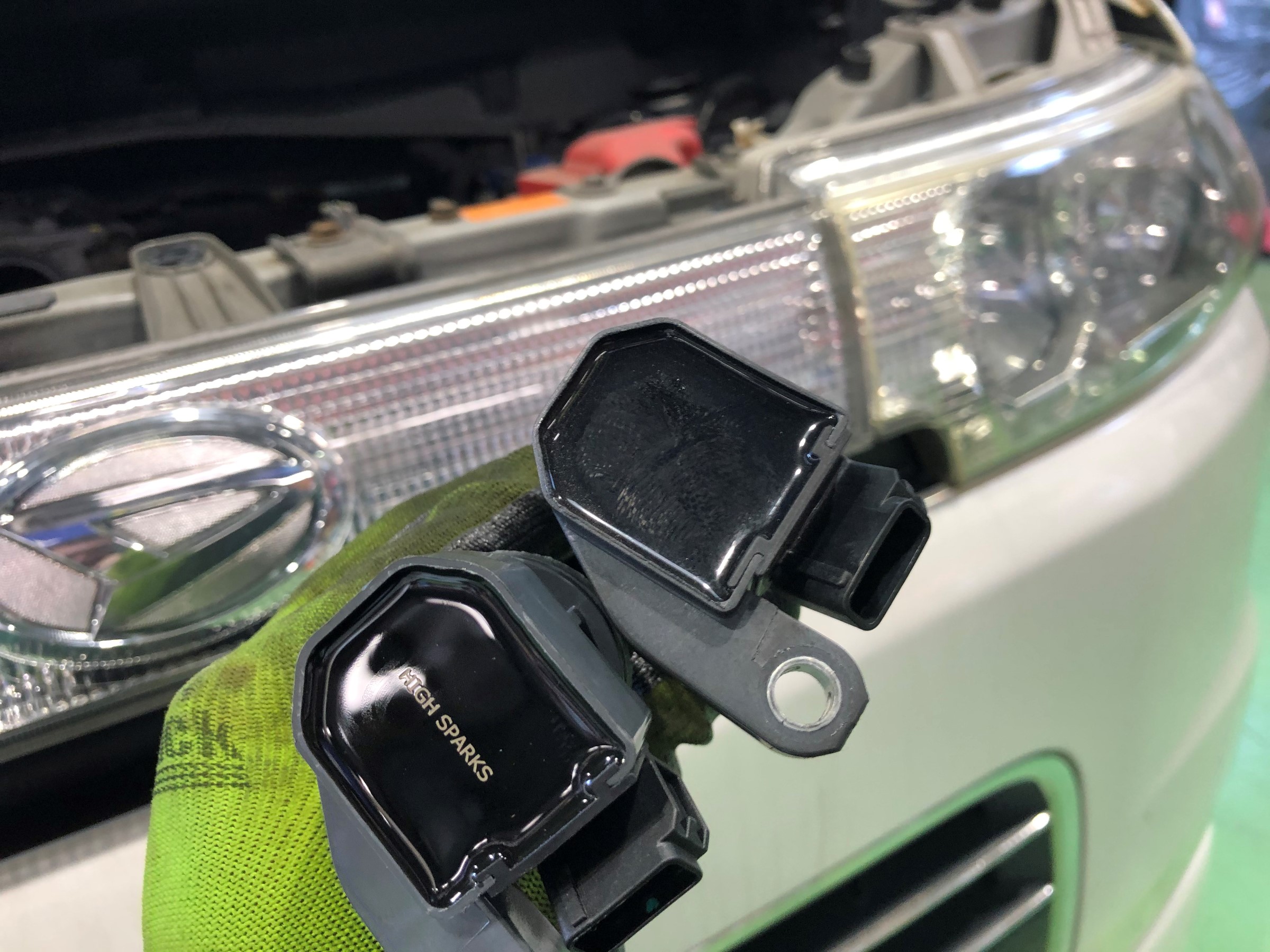 ダイハツ L350系 タントに スパークプラグ交換 ハイスパークイグニッションコイル をお取り付け致しました。 | ダイハツ タント その他  パーツ取付 > 各種用品取付 | 技術サービス施工事例 | タイヤ館 福岡東 | タイヤからはじまる、トータルカーメンテナンス タイヤ館 ...