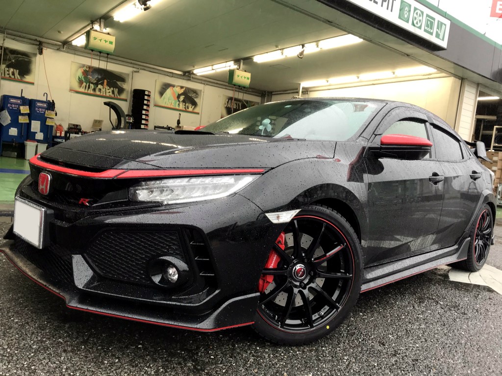 ホンダ シビックタイプr Fk8 スタッドレスタイヤ ホイールセットのお取り付けです ホンダ シビック ホイール タイヤ ホイール関連 タイヤ ホイール交換 サービス事例 タイヤ館 土浦北インター 茨城県のタイヤ カー用品ショップ タイヤからはじまる