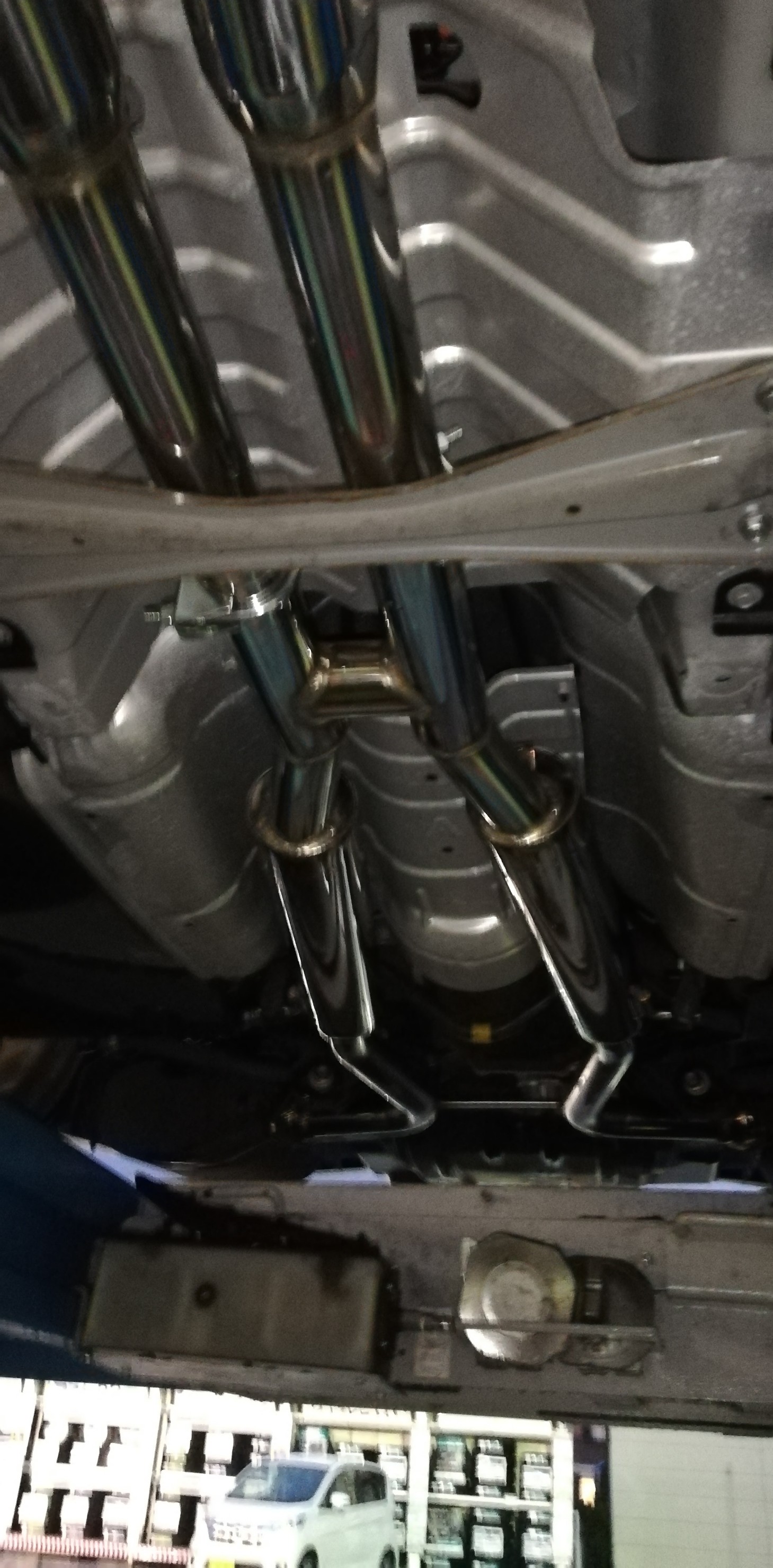Y51フーガのセンターパイプ交換紹介です。 | 日産 フーガ その他