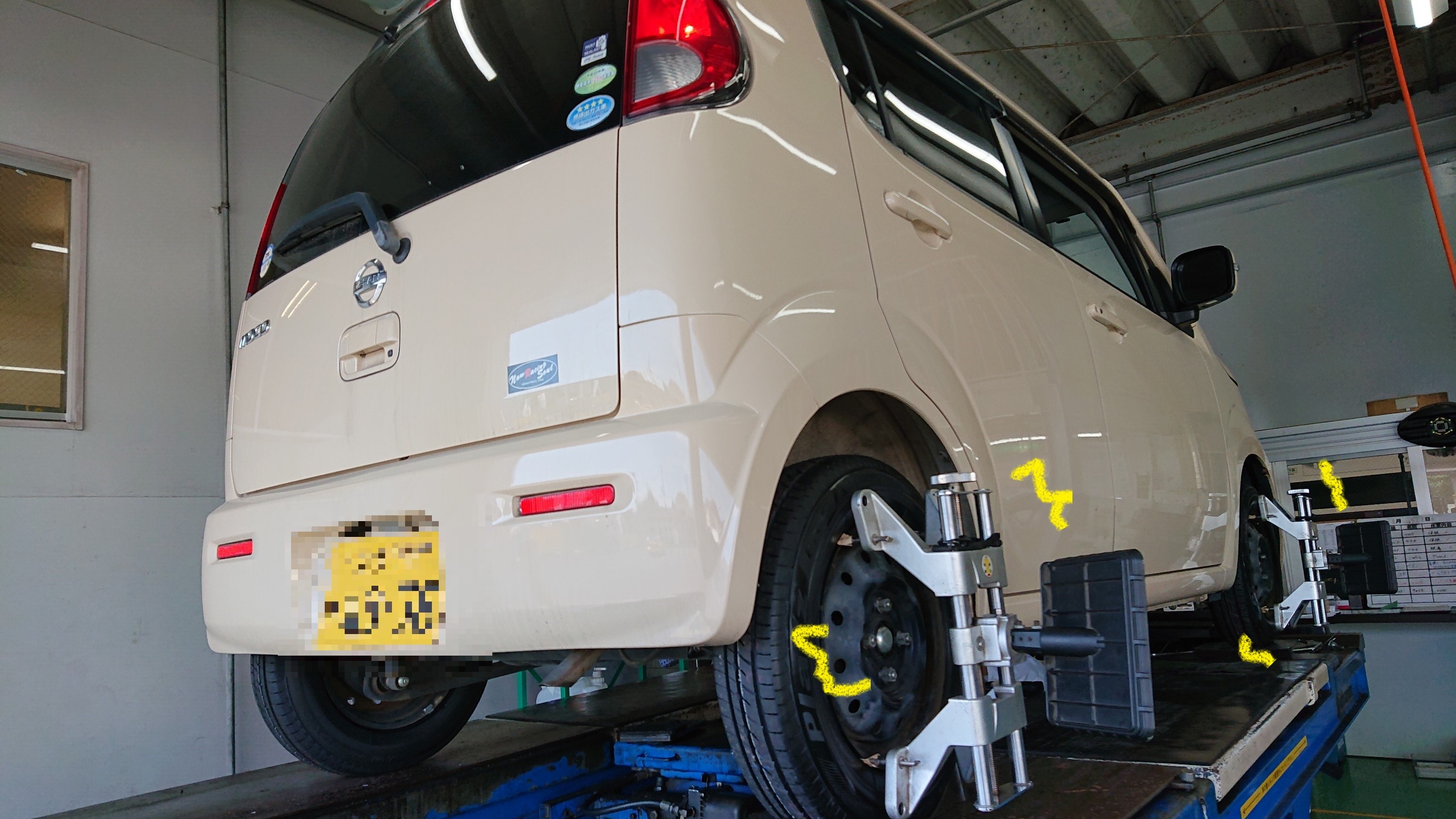 日産・ＭＧ３３Ｓ型モコ タイヤ交換＆ＣＶＴＦ交換！ | 日産 モコ