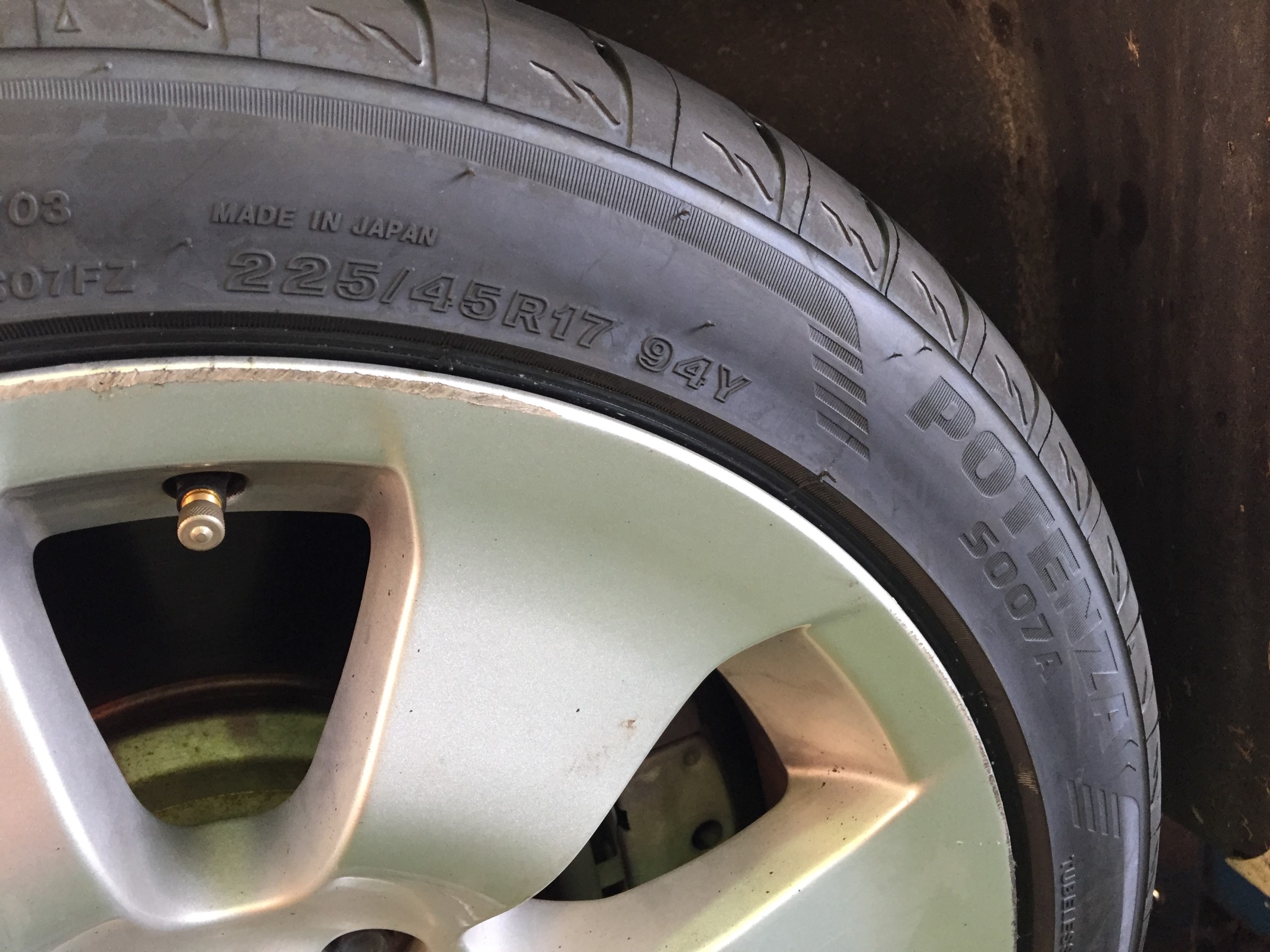 もちろん夏タイヤもご用意あります Bmw タイヤ スタッフ日記 タイヤ館 吉田 タイヤからはじまる トータルカーメンテナンス タイヤ 館グループ
