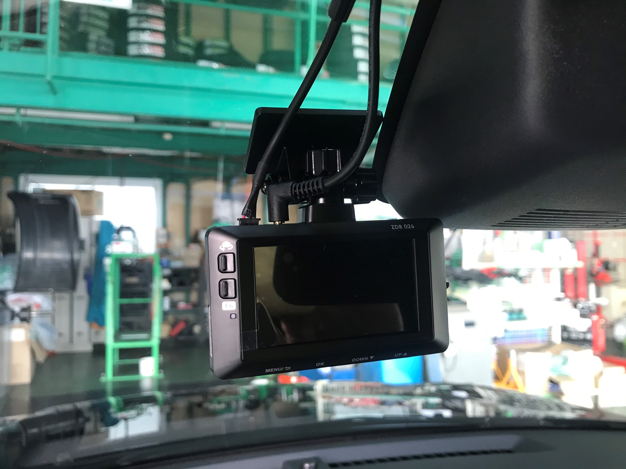 トヨタのライズにドライブレコーダー取付 サービス事例 タイヤ館 しばた 新潟県のタイヤ カー用品ショップ タイヤからはじまる トータルカーメンテナンス タイヤ館グループ