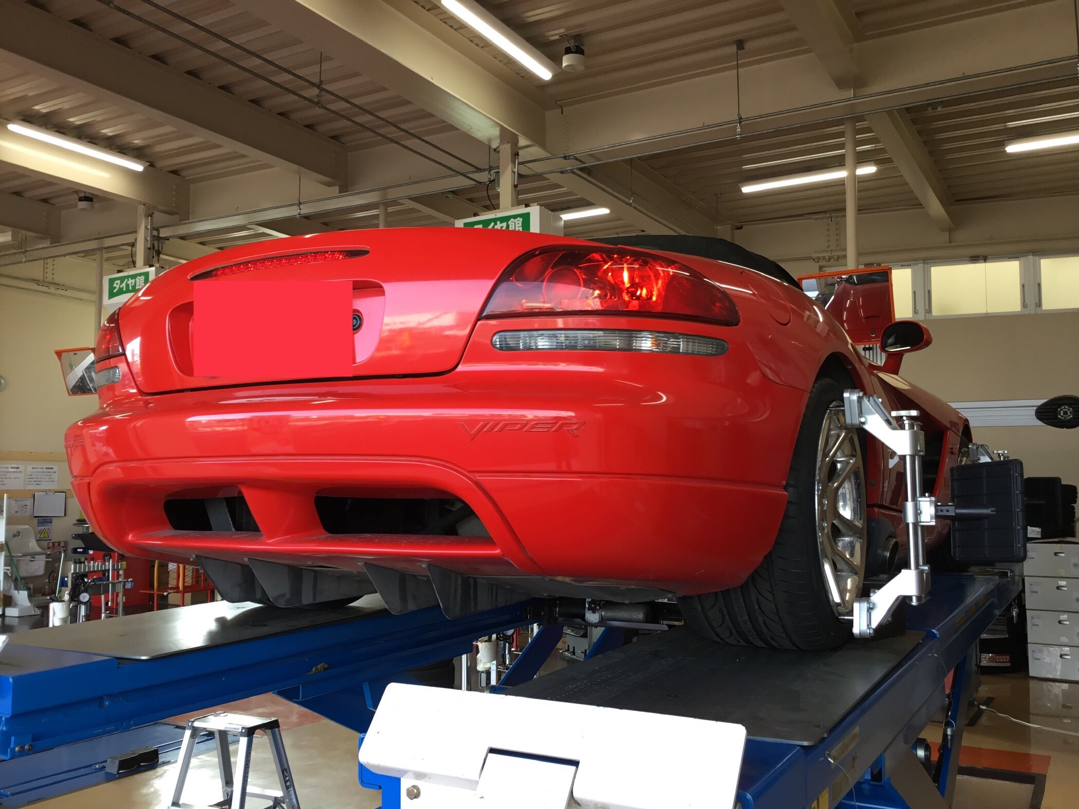 見たことのない車が ダッジ 寒川日記 タイヤ館 寒川 タイヤからはじまる トータルカーメンテナンス タイヤ館グループ