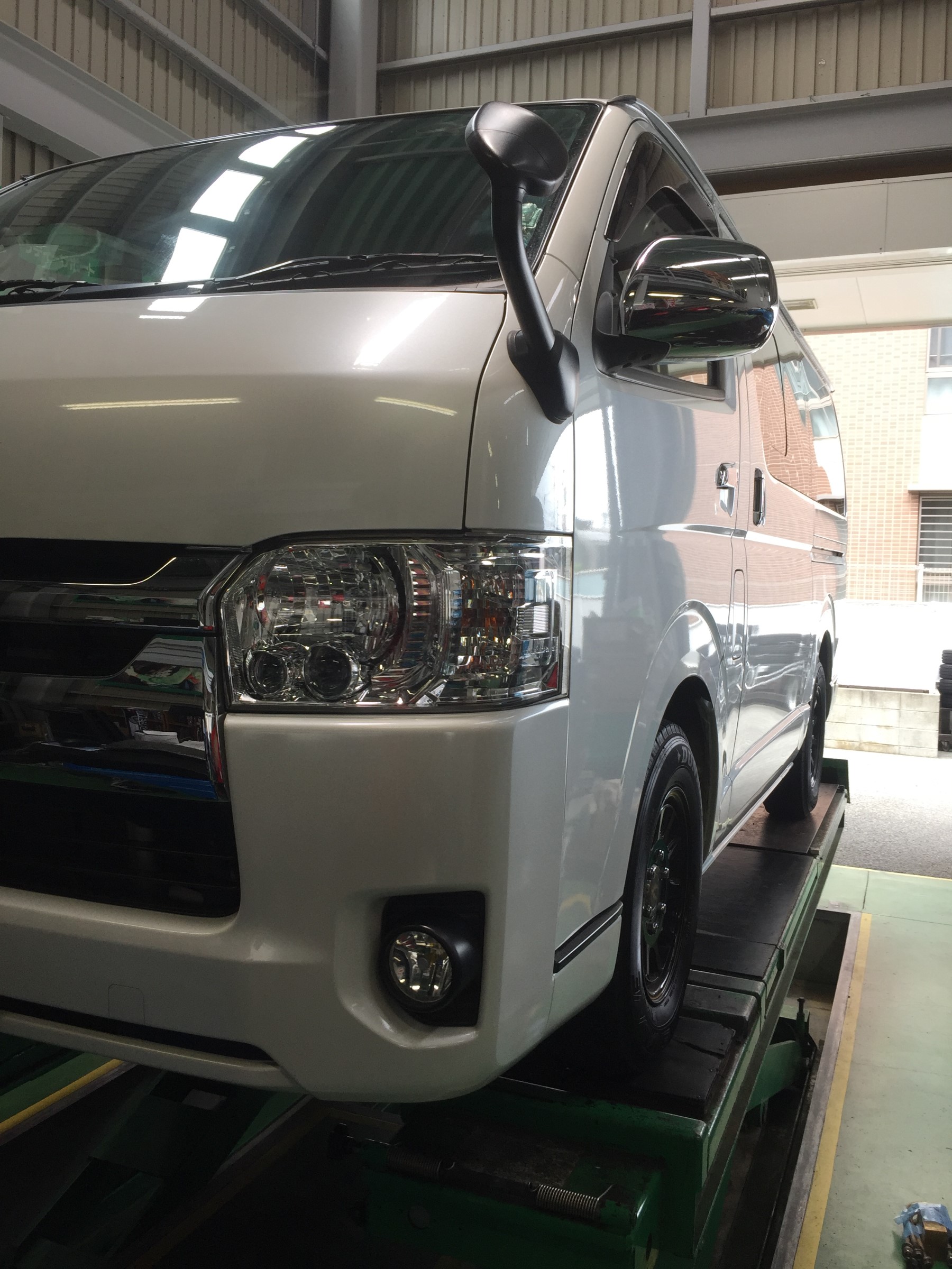 ハイエース200系 KDH201V 1.5インチローダウン | 店舗おススメ