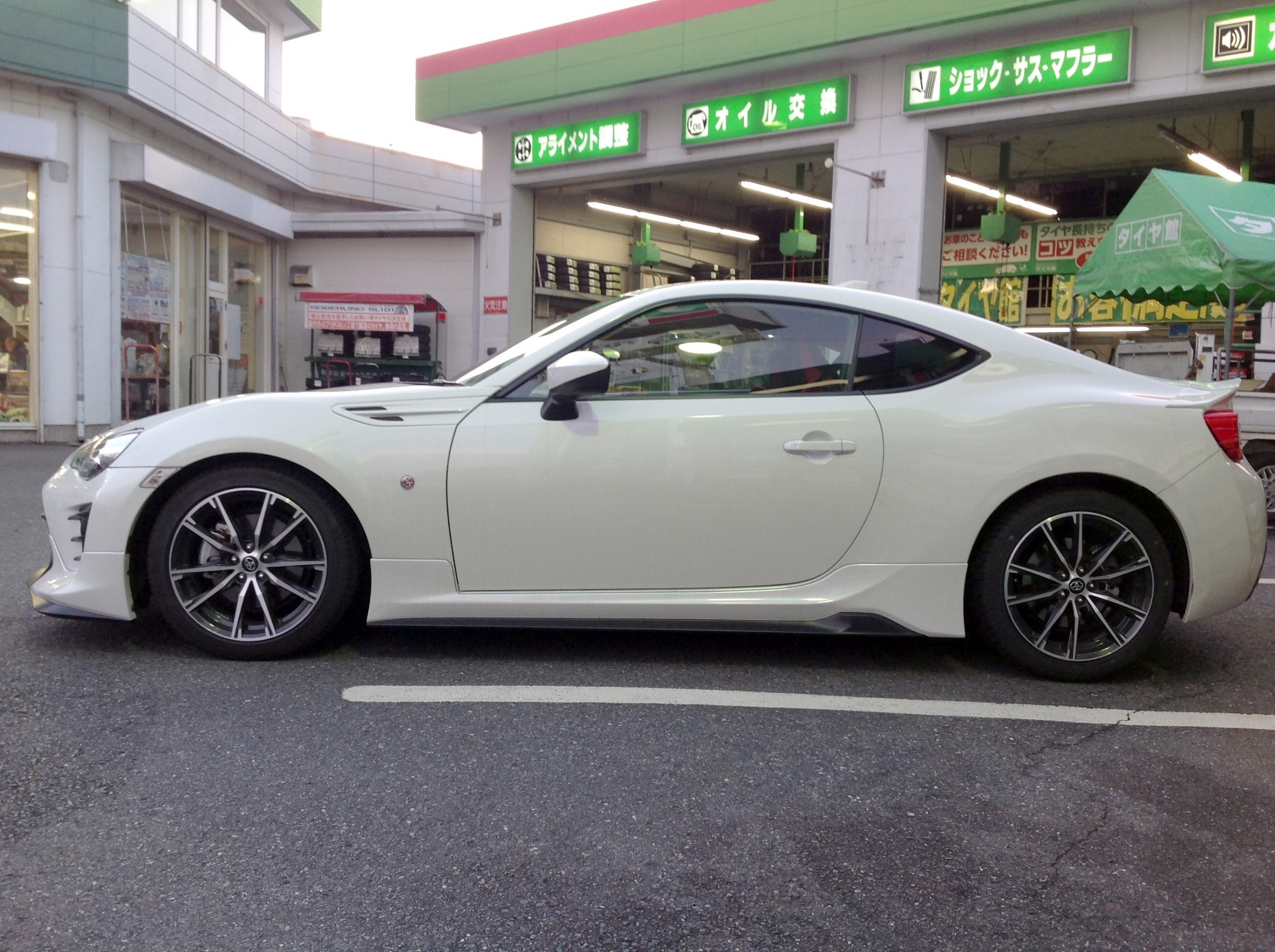 トヨタ ８６」にテイン車高調を取り付け！フレックスZ | トヨタ 86