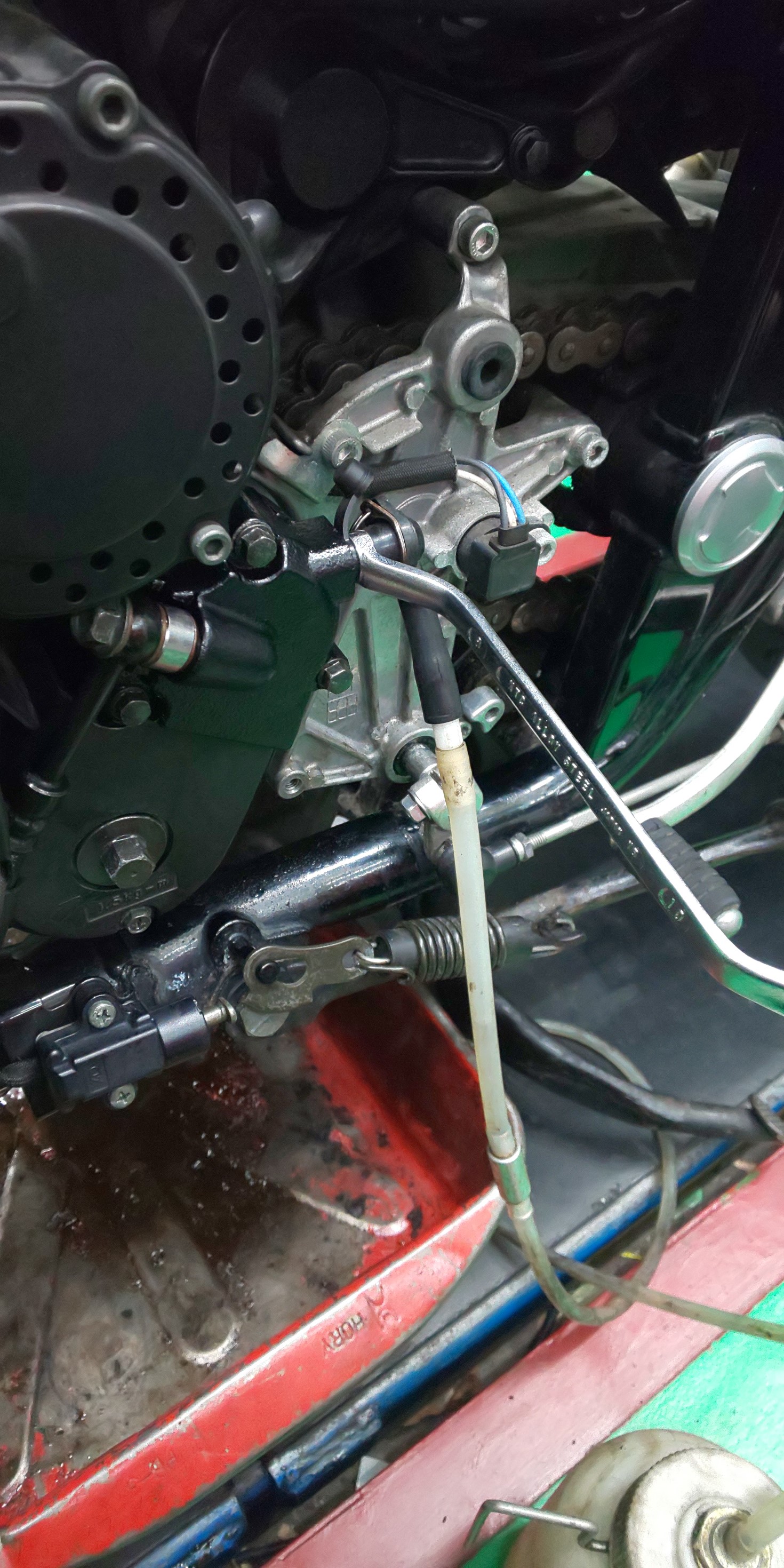 Xjr1300トラブル発生 スタッフ日記 タイヤ館 瀬谷 神奈川県のタイヤ カー用品ショップ タイヤからはじまる トータルカーメンテナンス タイヤ館グループ