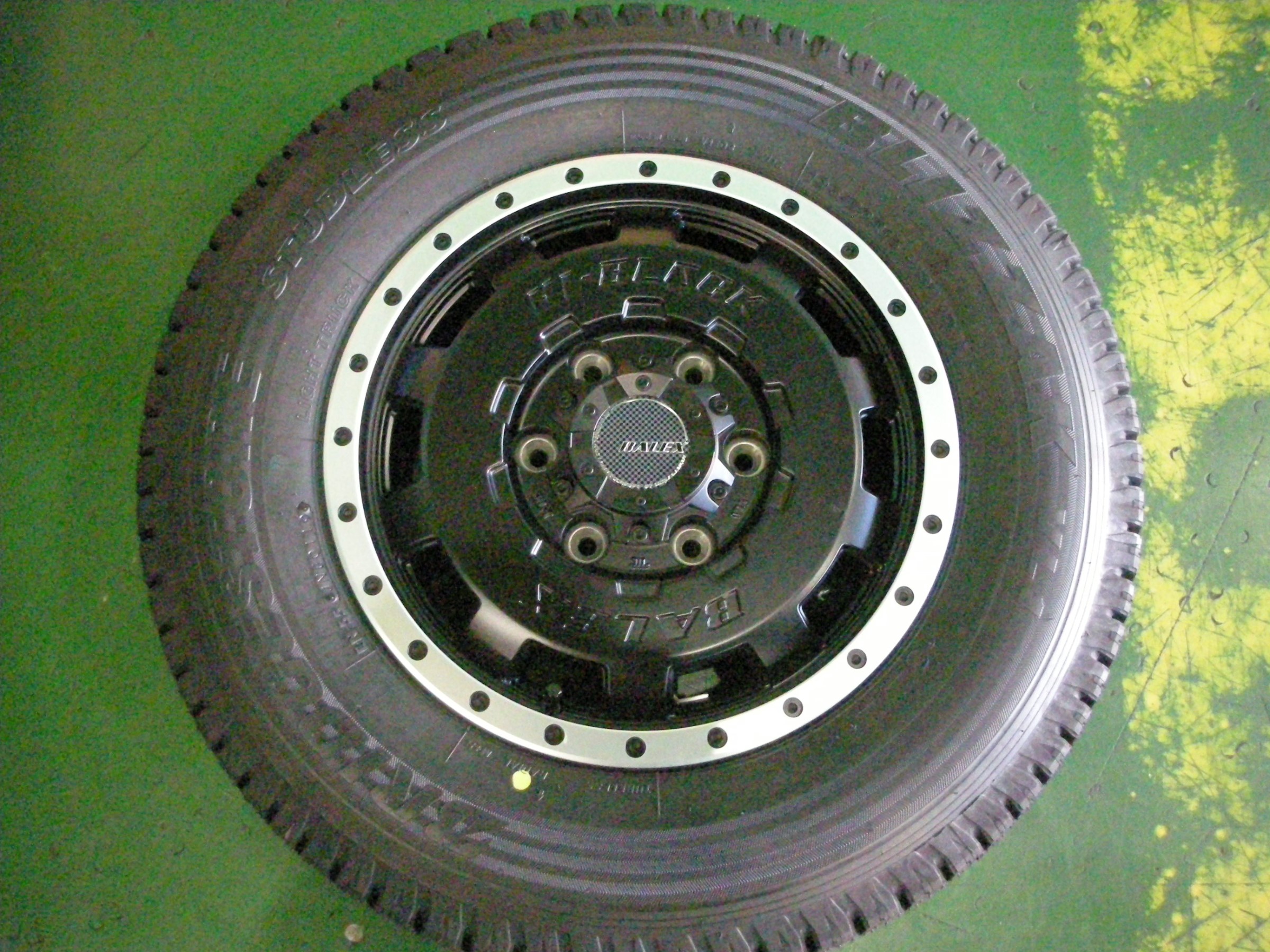 お仕事車のスタッドレスタイヤもカッコよく履きたい！！ トヨタ ハイエース ホイール タイヤ・ホイール関連 >“></p>
<p>お仕事車のスタッドレスタイヤもカッコよく履きたい！！ トヨタ ハイエース ホイール タイヤ・ホイール関連 > タイヤ・ホイール交換 スタッフ日記 タイヤ館 入間 タイヤから</p>
<p></center></br></p>
<p><center><img decoding=