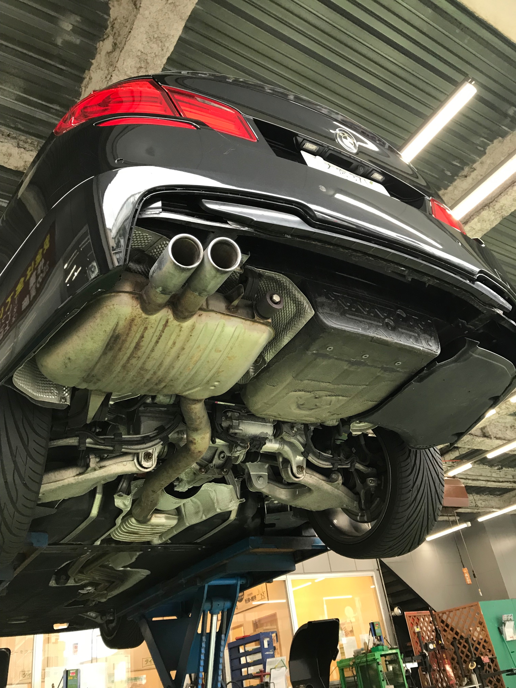 ☆BMW F10 5シリーズ レムスマフラー交換☆ | サービス事例 | タイヤ館