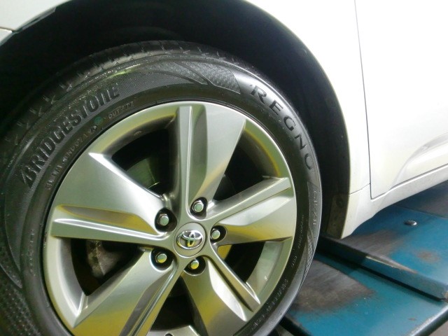 トヨタ アベンシス タイヤ交換と４輪アライメント調整 トヨタ アベンシスワゴン スタッフ日記 タイヤ館 東松山 タイヤからはじまる トータルカーメンテナンス タイヤ館グループ