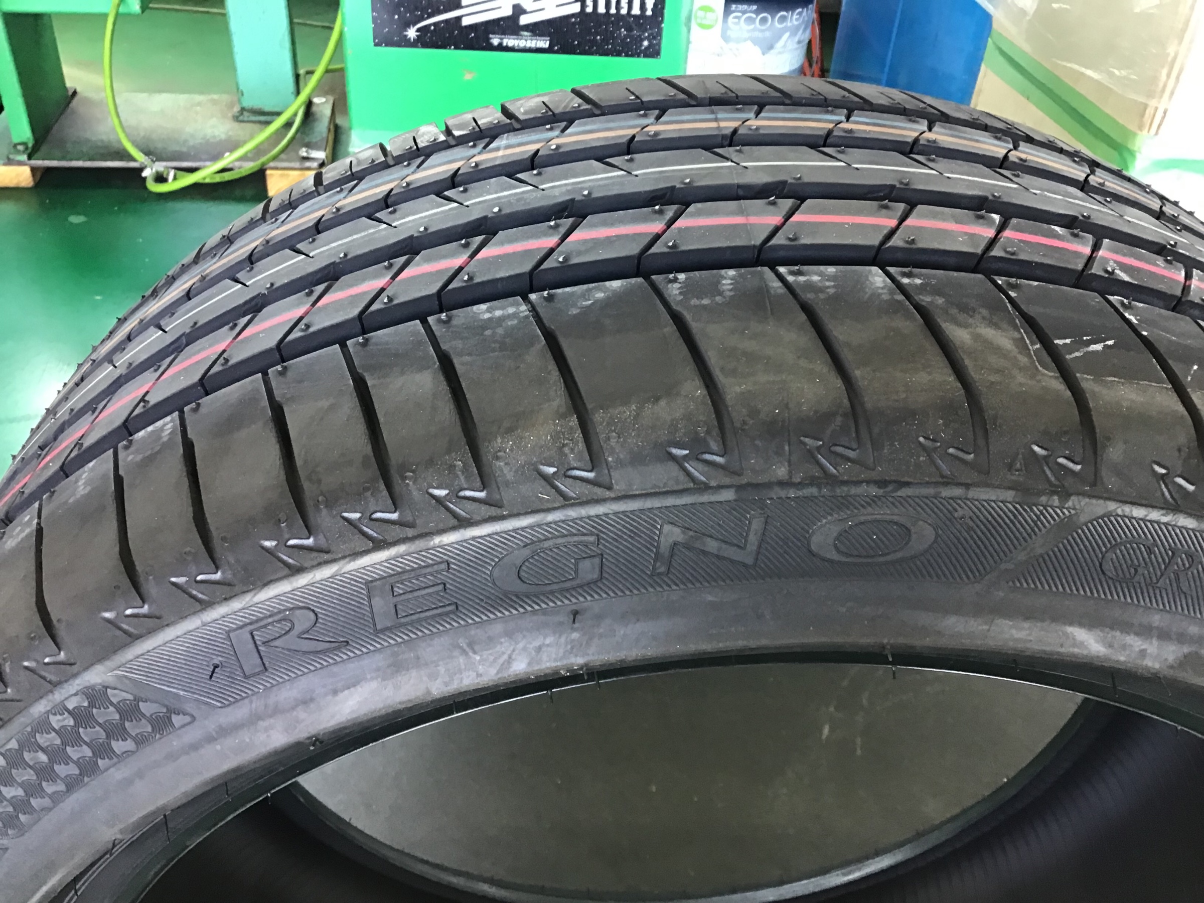 公式 ブリヂストン 新車装着タイヤ「レグノGR001」 REGNO GR001