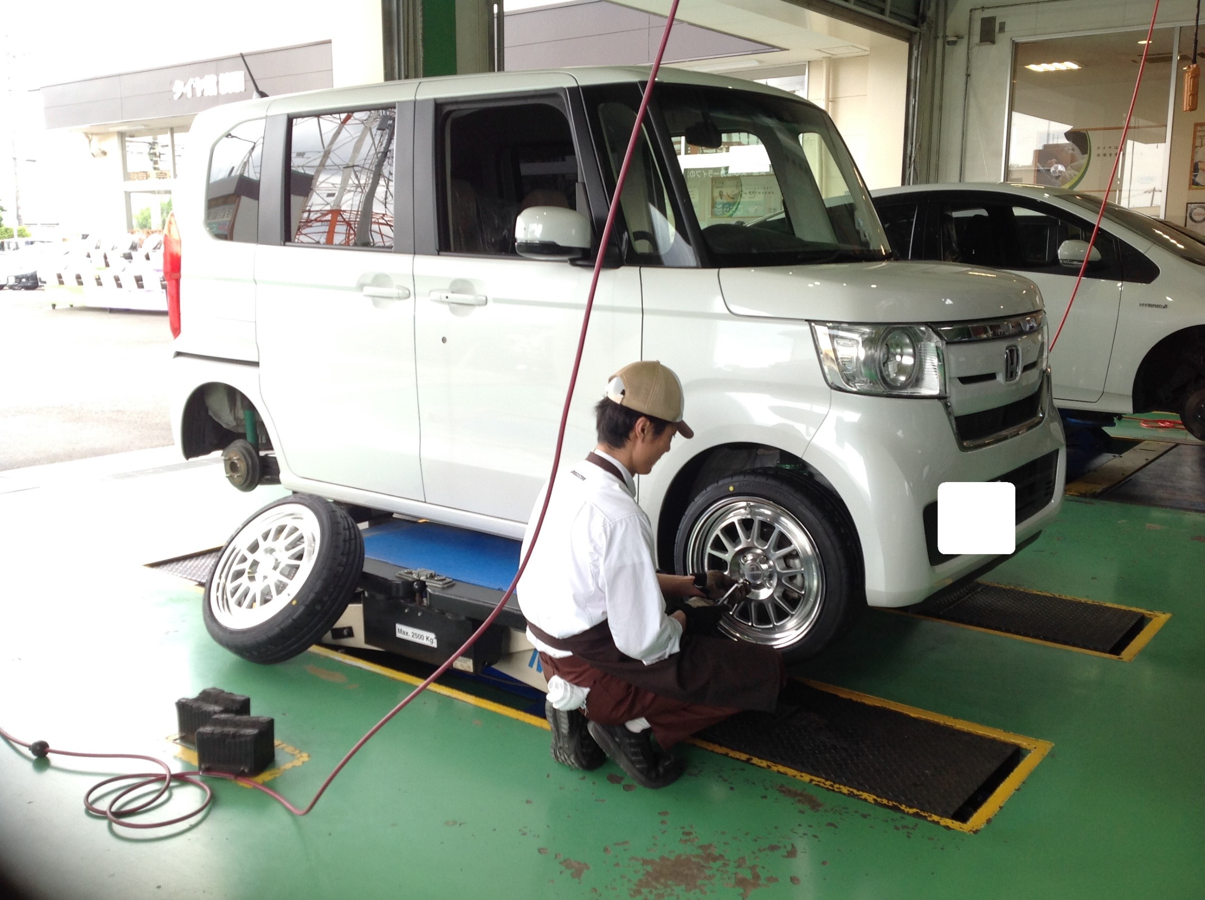 ホンダ N-BOX アルミセット取り付け | 店舗おススメ情報 ホンダ N-BOX アルミセット取り付け | 店舗おススメ情報