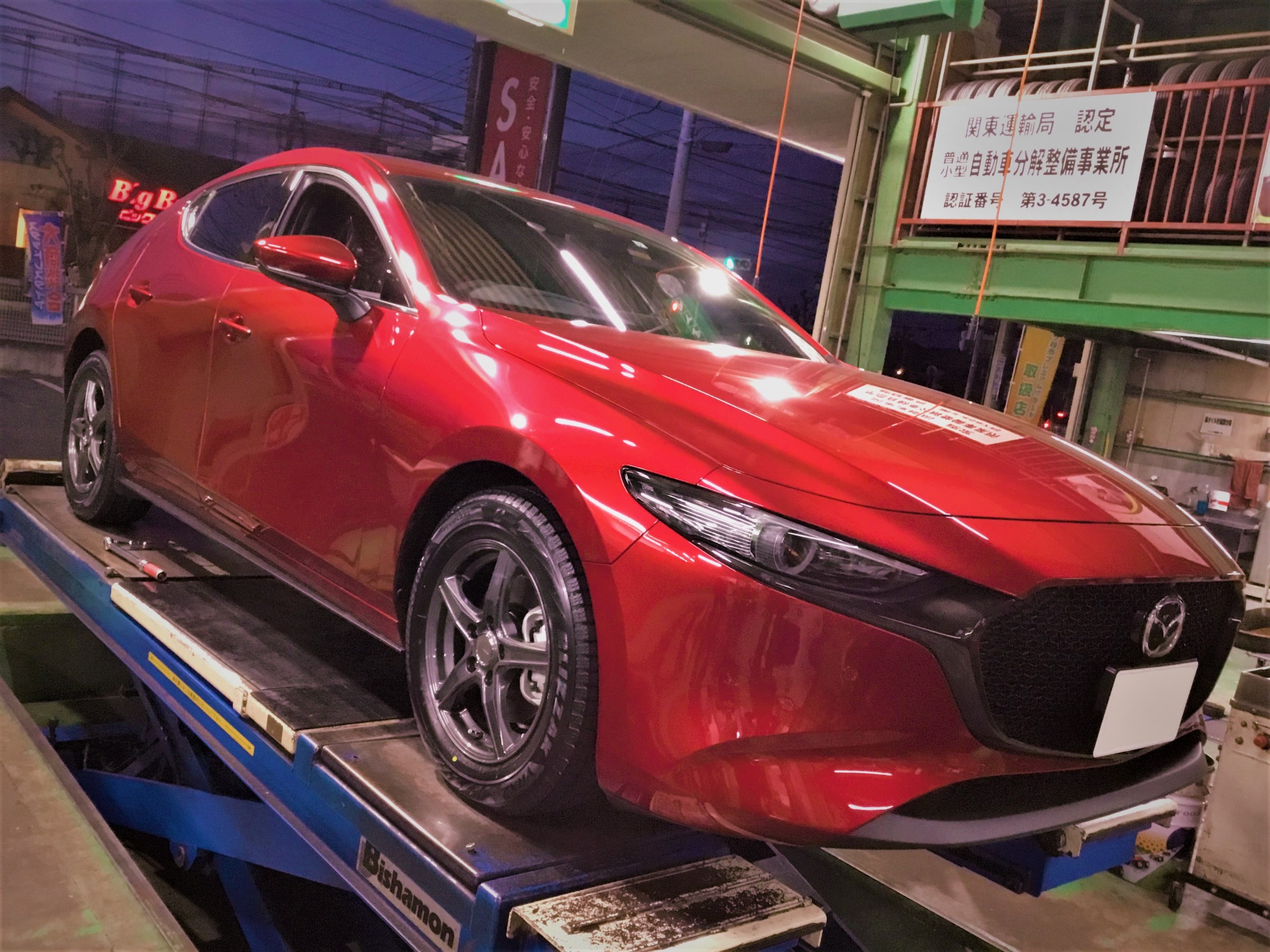 3DA-BP8P型MAZDA3、スタッドレスタイヤ＆アルミホイールセット装着