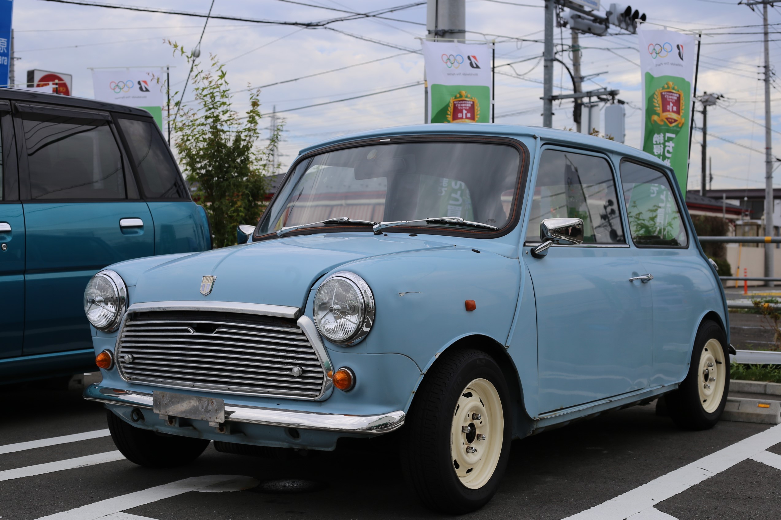店内で展示していた車両がミニクーパーからイノチェンティへ変わりました スタッフ日記 タイヤ館 多摩境 タイヤからはじまる トータルカーメンテナンス タイヤ館グループ