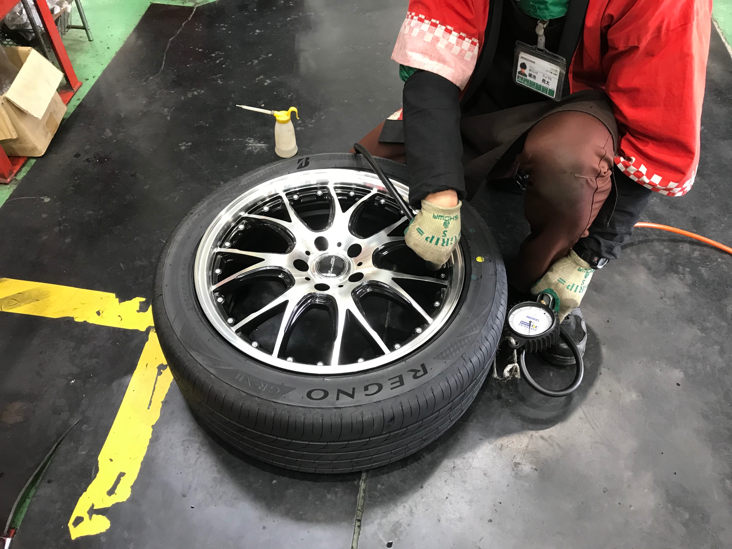 タイヤもレグノで静粛性もバッチリ