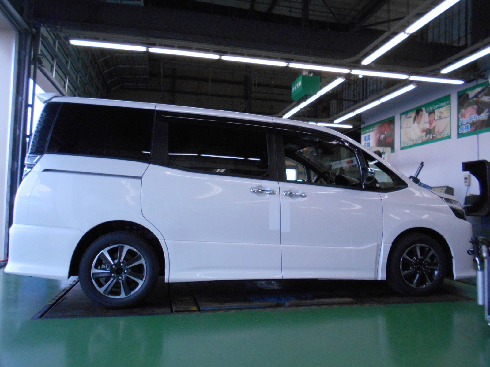 70 ヴォクシー ノア モデリスタ ダウンサス