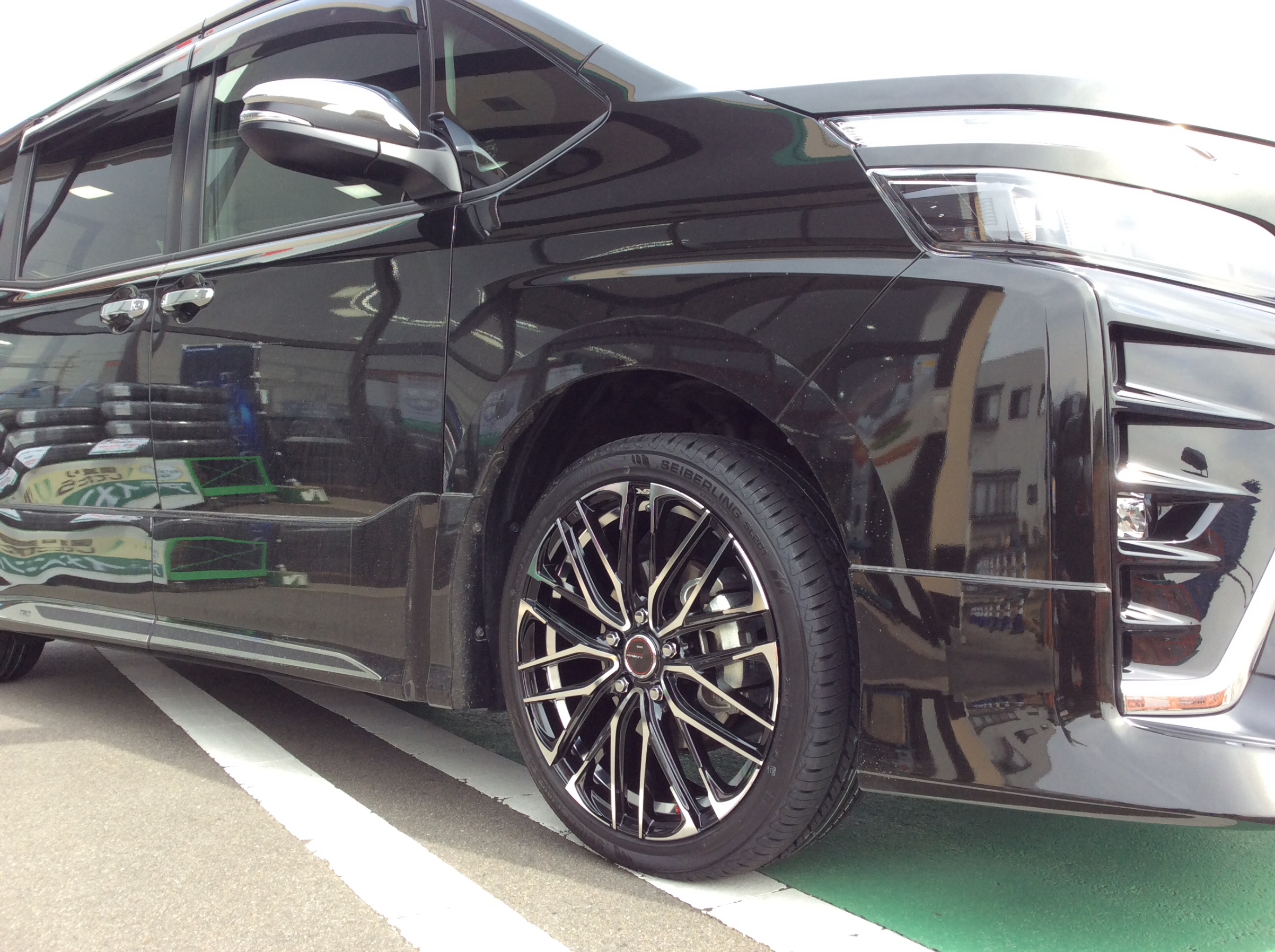 ヴォクシー✖️レオニスSK | 店舗おススメ情報 | タイヤ館 安曇