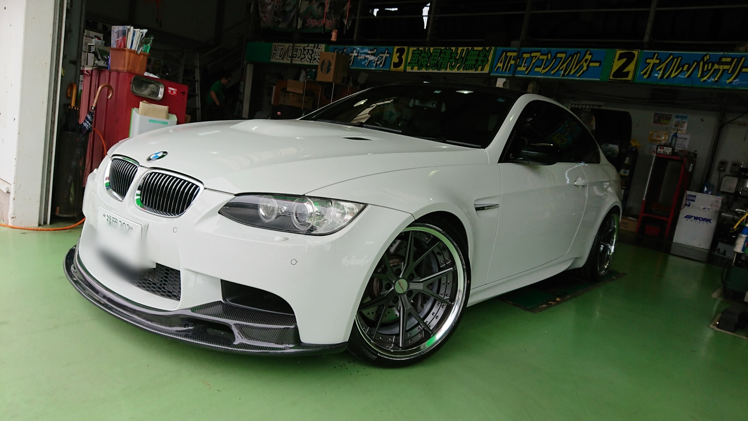 BMW E92 M3 エンジン オイル フィラー キャップ交換しました！ | BMW M3 メンテナンス商品 オイル関連 > エンジンオイル交換 |  技術サービス施工事例 | タイヤ館 福岡東 | タイヤからはじまる、トータルカーメンテナンス タイヤ館グループ