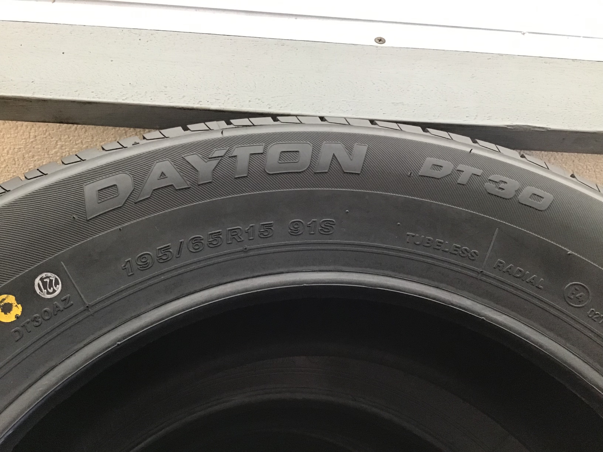 バリ溝 195/65R15 2023年 DAYTON DT30 （A0438） バリ溝 195/65R15 2023年 DAYTON DT30 （A0438） - メルカリ