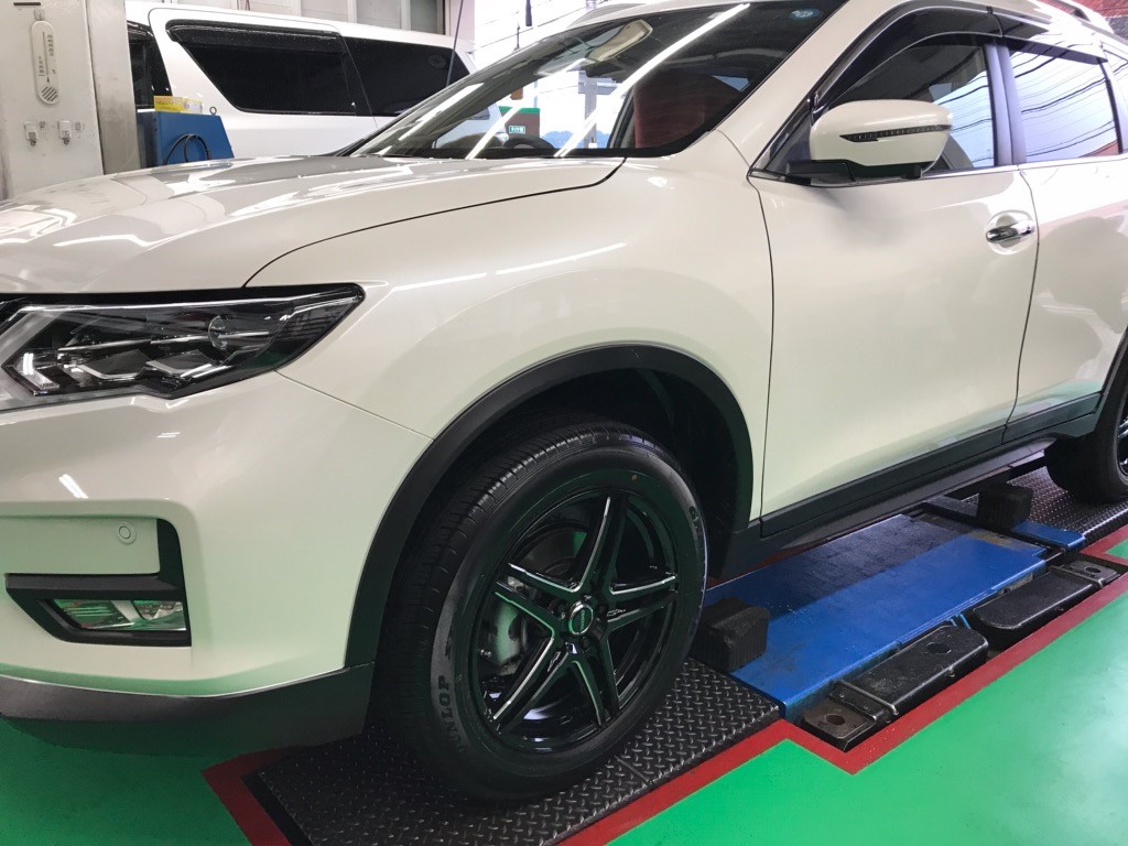 日産X-TRAIL ラフィット LW04 18インチ取付 | サービス事例 | タイヤ館