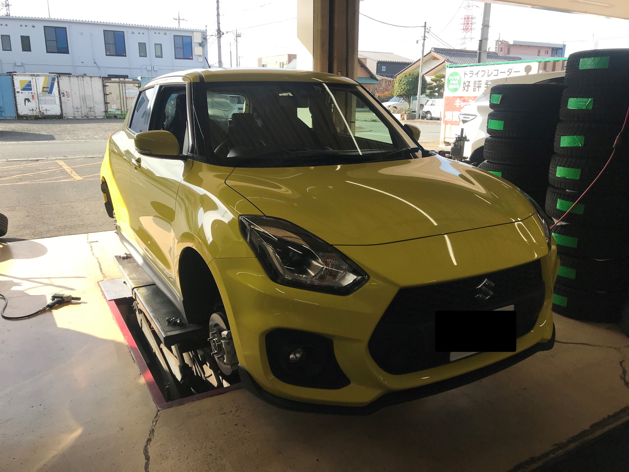 スズキ スイフトスポーツ Zc33型 にvrx2とバルミナk10セット品取り付け サービス事例 タイヤ館 こせ タイヤからはじまる トータルカーメンテナンス タイヤ館グループ