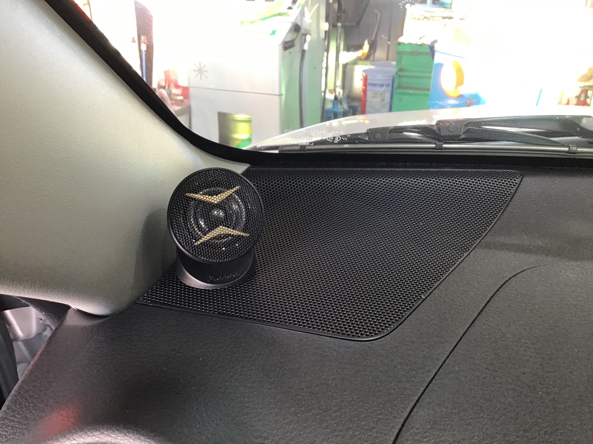 スピーカー交換しました。 | スタッフ日記 | タイヤ館 太子 | タイヤ