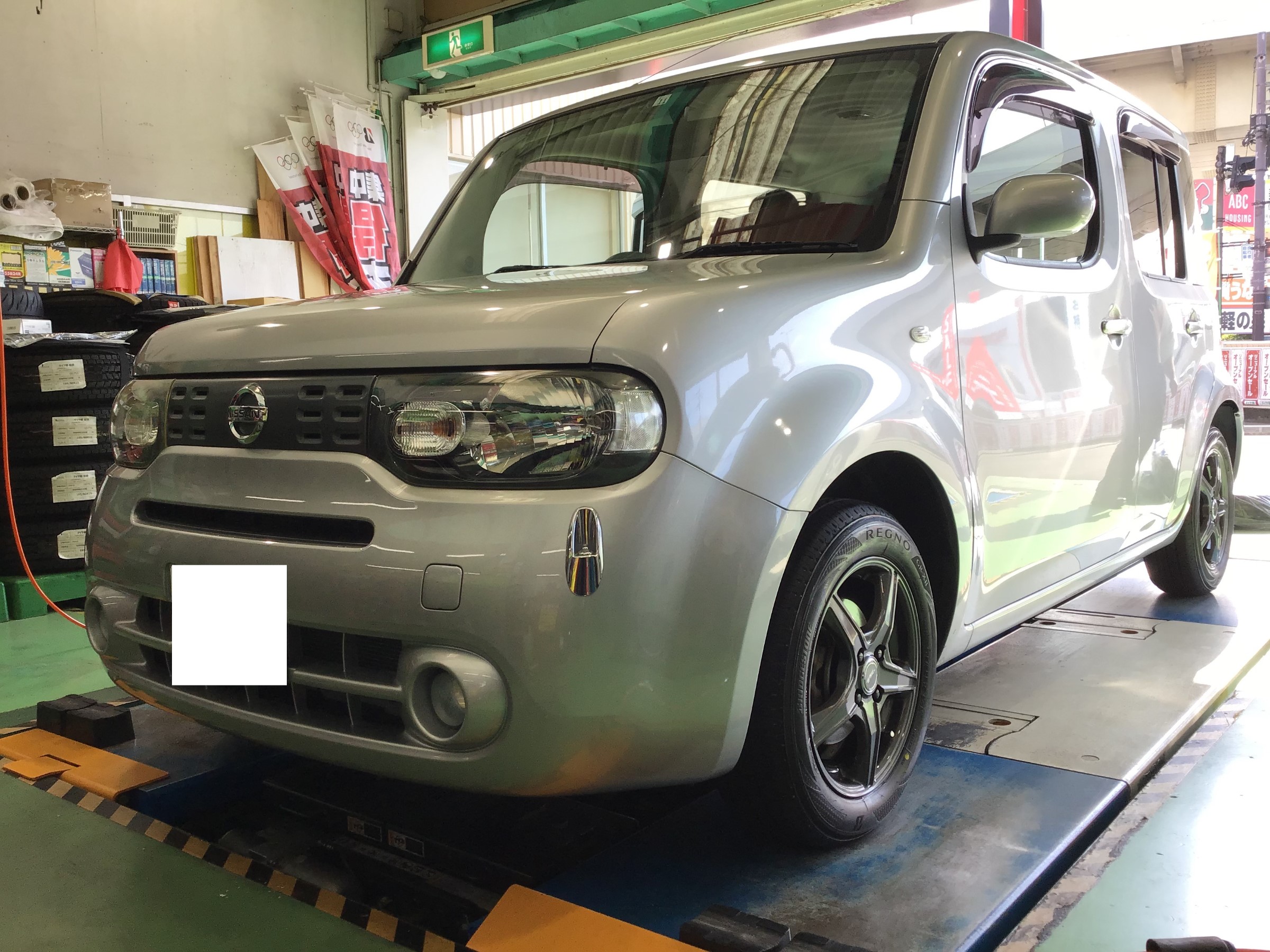 新作ホイールvr5取り付け第一号ー 日産 キューブ ホイール タイヤ ホイール関連 タイヤ ホイール交換 スタッフ日記 タイヤ館 松原 大阪府 和歌山県のタイヤからはじまる トータルカーメンテナンス タイヤ館グループ
