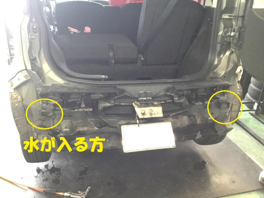 トランク内に雨漏り キューブ 日産 キューブ メンテナンス商品 サービス事例 タイヤ館 千歳 タイヤからはじまる トータルカーメンテナンス タイヤ館グループ