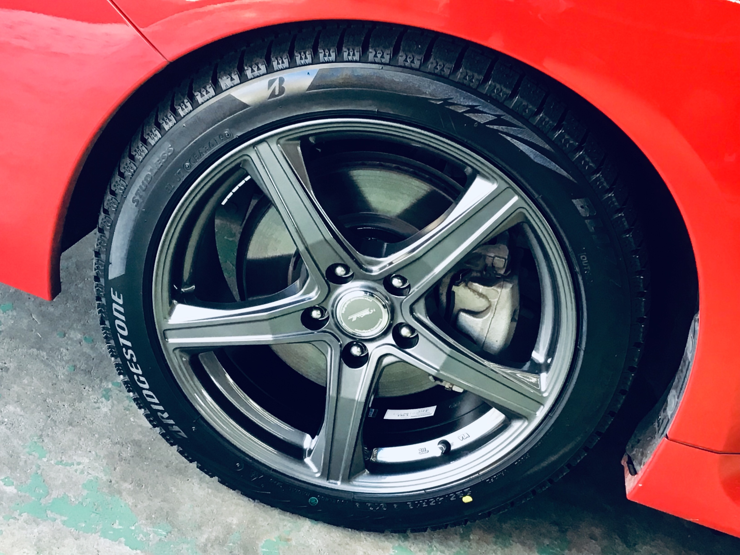 【美品】スバル レヴォーグ WRXS4 ホイールタイヤ 2022年 スタッドレス 美品】スバル レヴォーグ WRXS4 ホイールタイヤ 2022年
