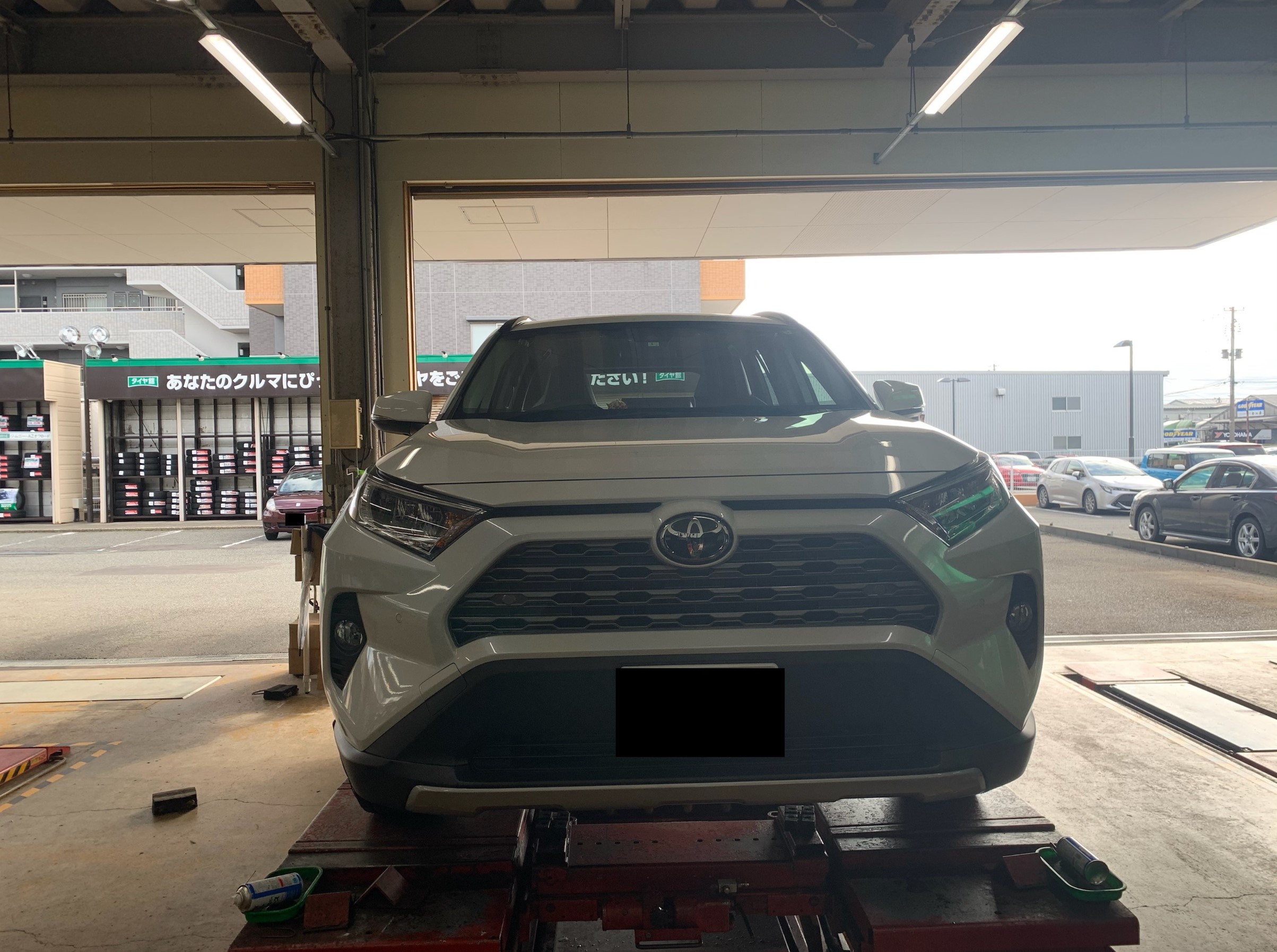 新車 Rav4 タイヤ交換 スタッフ日記 タイヤ館 酒田 山形県のタイヤ カー用品ショップ タイヤからはじまる トータルカーメンテナンス タイヤ館グループ