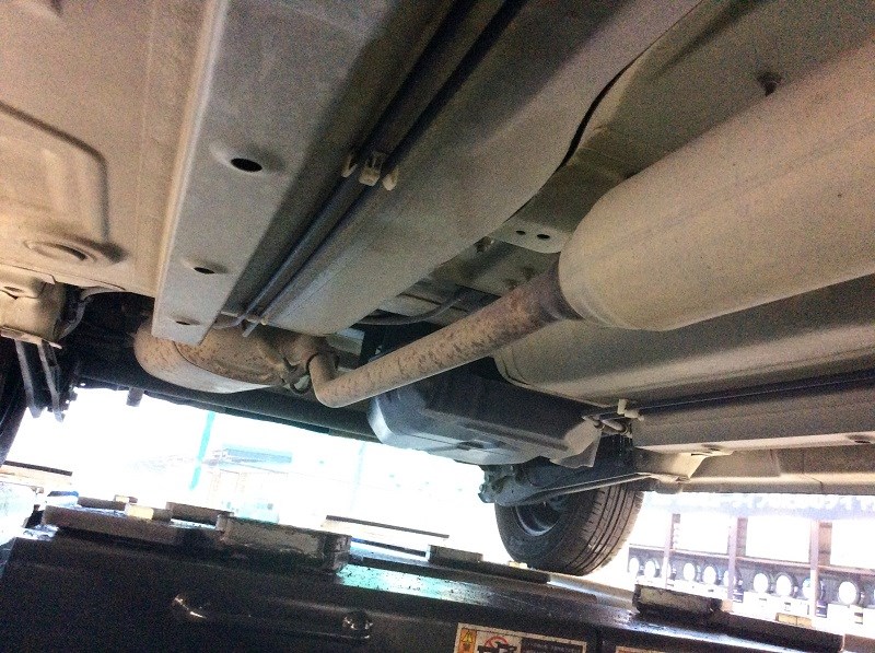 車の下回りにサビ止め 日産 モコ その他 その他 防サビコーティング サービス事例 タイヤ館 焼津 タイヤからはじまる トータルカーメンテナンス タイヤ館グループ