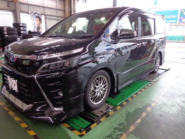 80ヴォクシー　TEIN FLEX Z 車高調