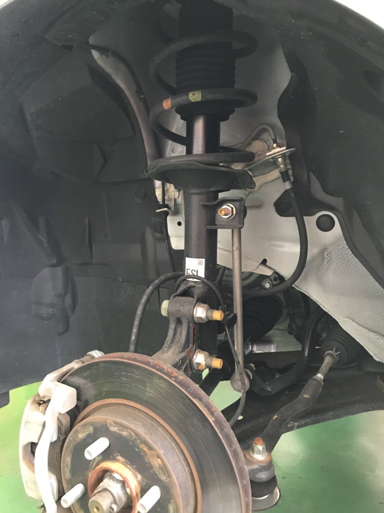 日産キューブ（Z12） TEIN ストリートベイシスZ 車高調取付