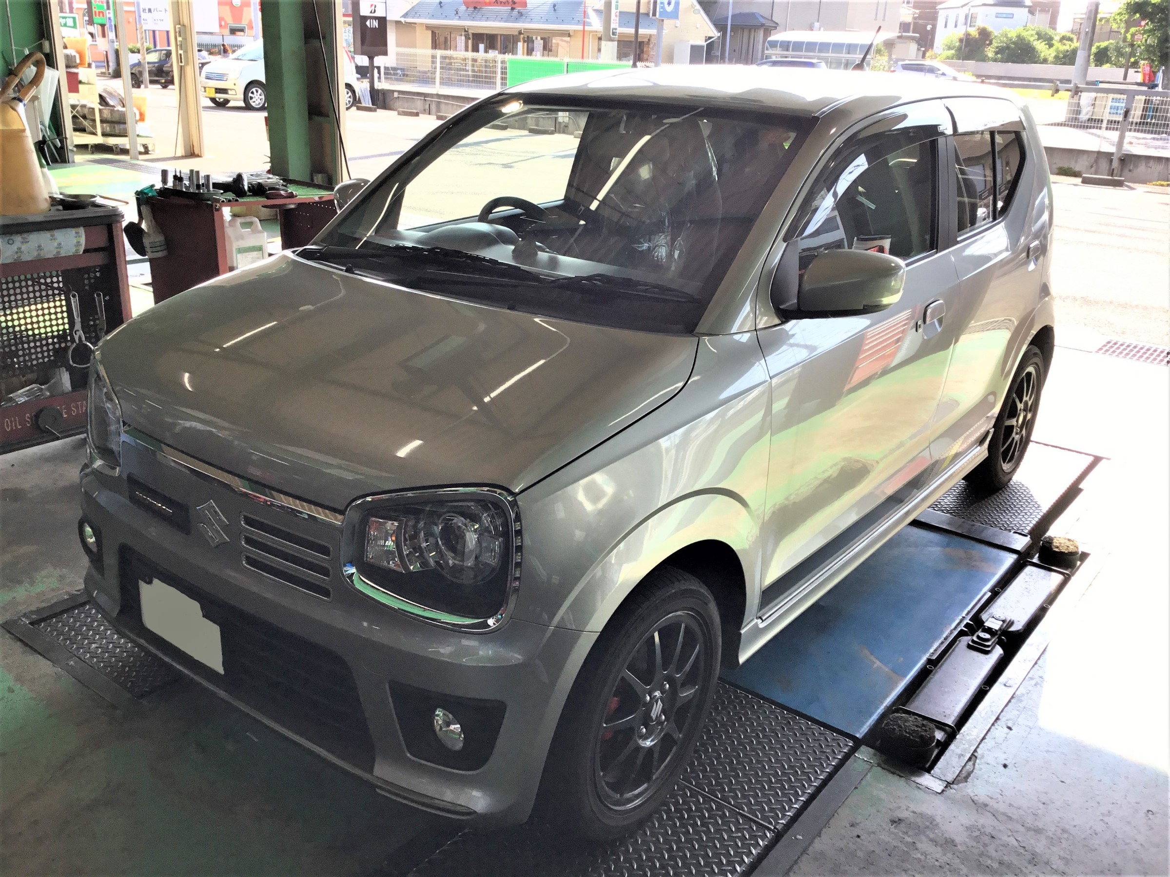 当店10本目 Ha36s型アルトワークス マフラー交換 スズキ アルト その他 パーツ取付 マフラー類メーター類取付 技術サービスブログ タイヤ館 鎌ヶ谷 千葉県のタイヤ カー用品ショップ タイヤからはじまる トータルカーメンテナンス タイヤ館グループ