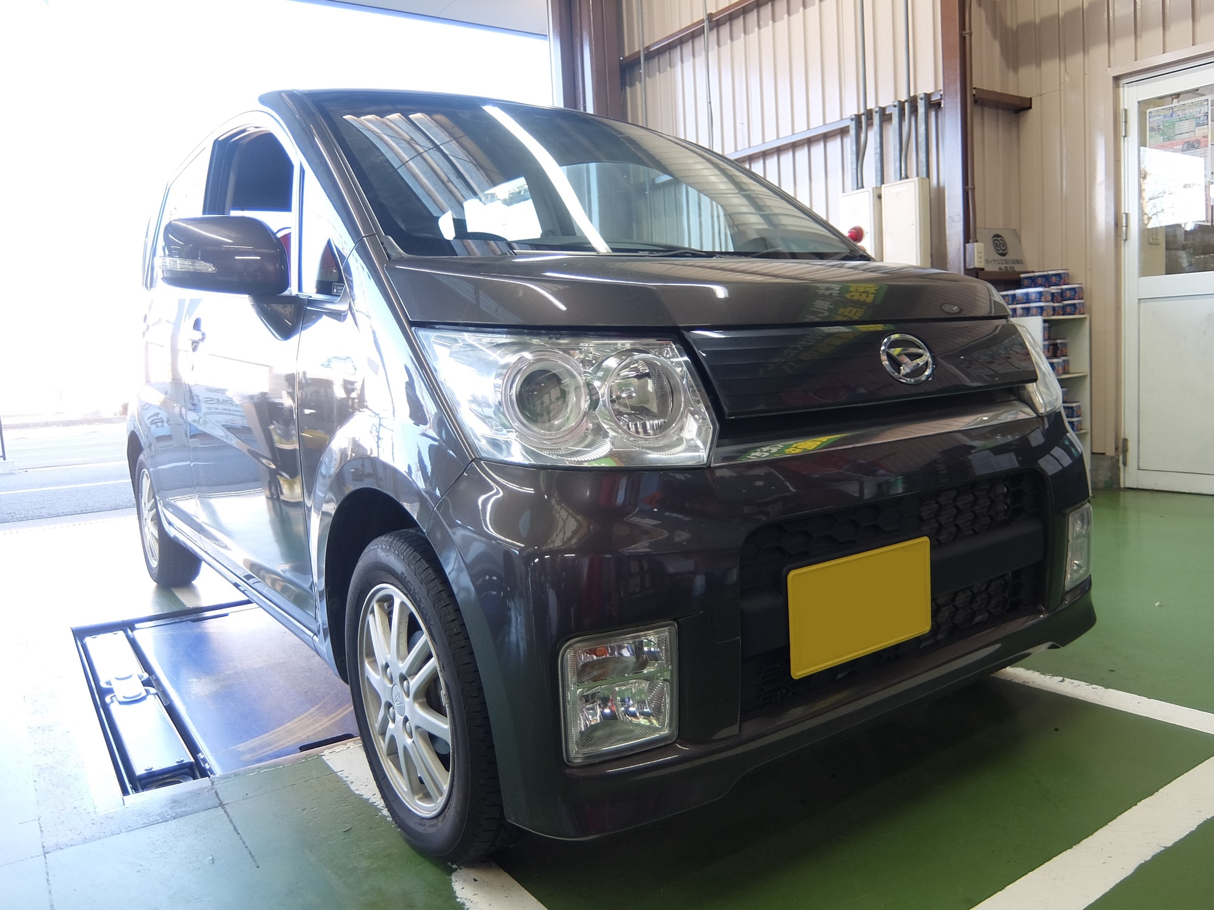 ダイハツ ムーヴ L175s バッテリー交換 ダイハツ ムーヴ メンテナンス商品 サービス事例 タイヤ館 うしく上柏田 茨城県のタイヤ カー用品ショップ タイヤからはじまる トータルカーメンテナンス タイヤ館グループ