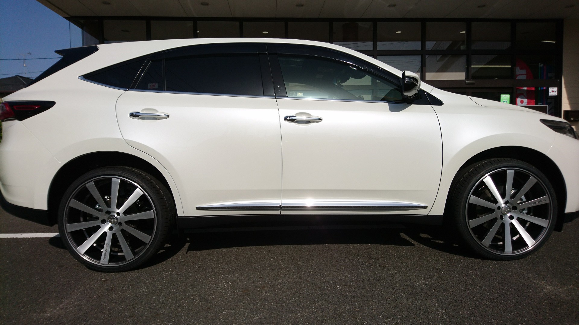 魅惑の存在感”〟 | 店舗おススメ情報 | タイヤ館 塩尻（長野県）